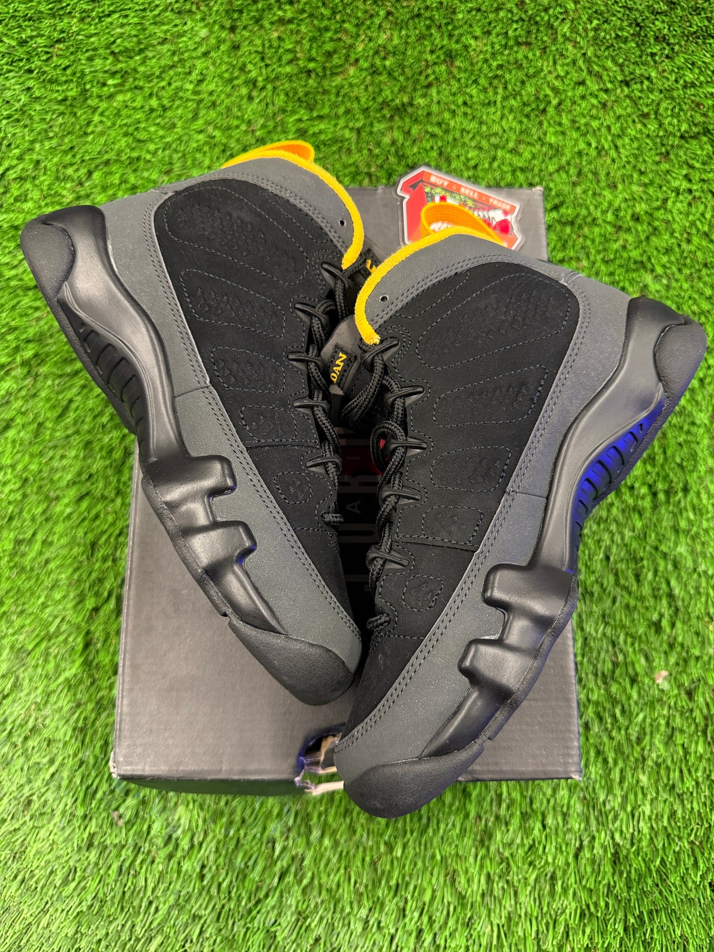 Air Jordan 9 Retro GS 'Dark Charcoal University Gold'