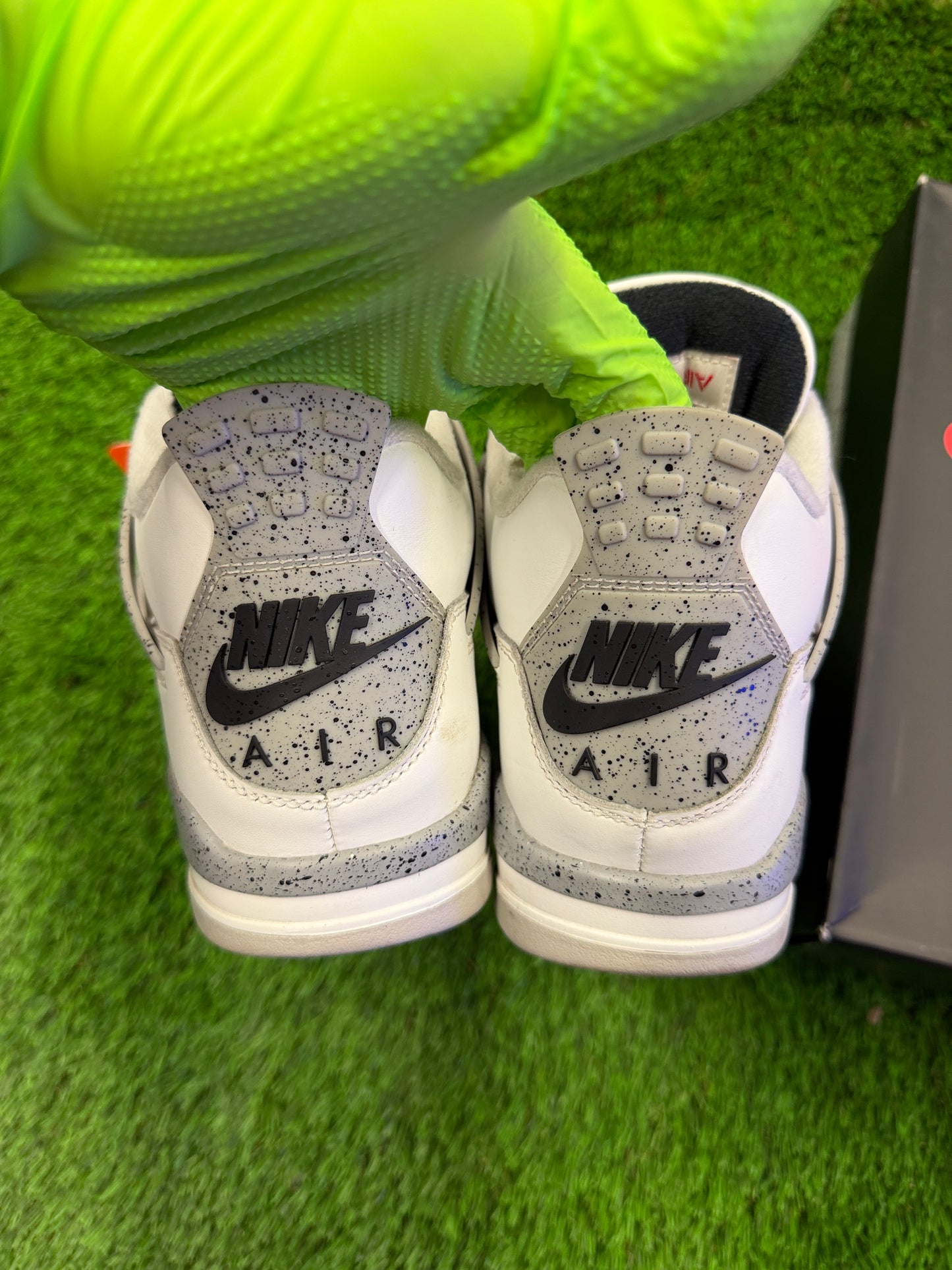 Air Jordan 4 Retro OG 'White Cement' 2025
