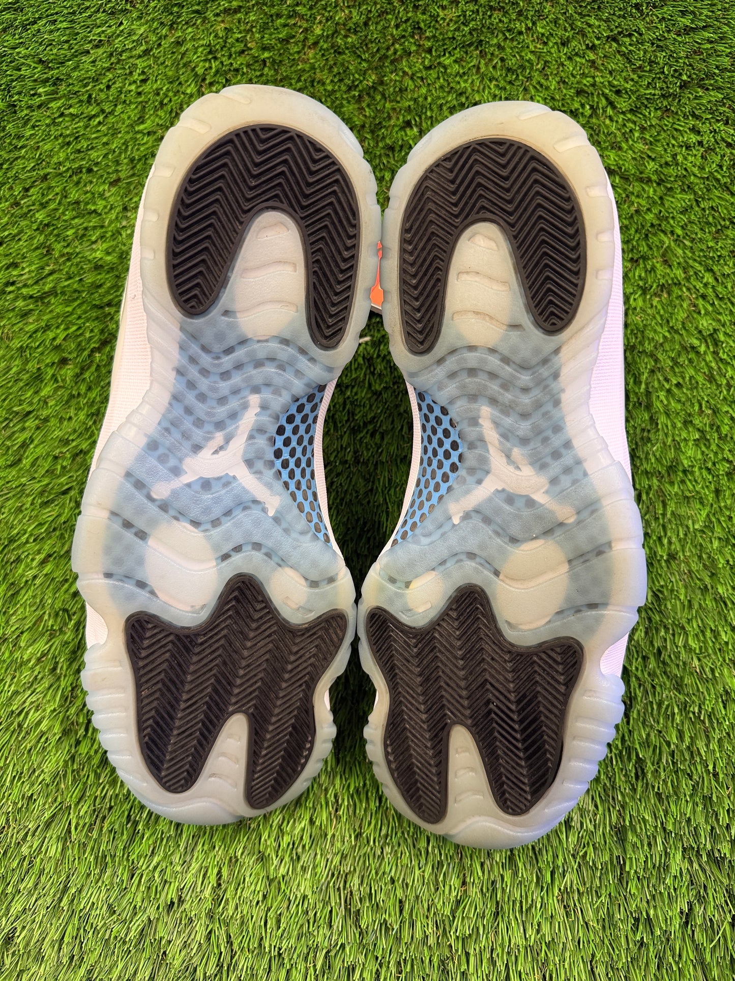 Air Jordan 11 Retro 'Legend Blue / Columbia' 2024