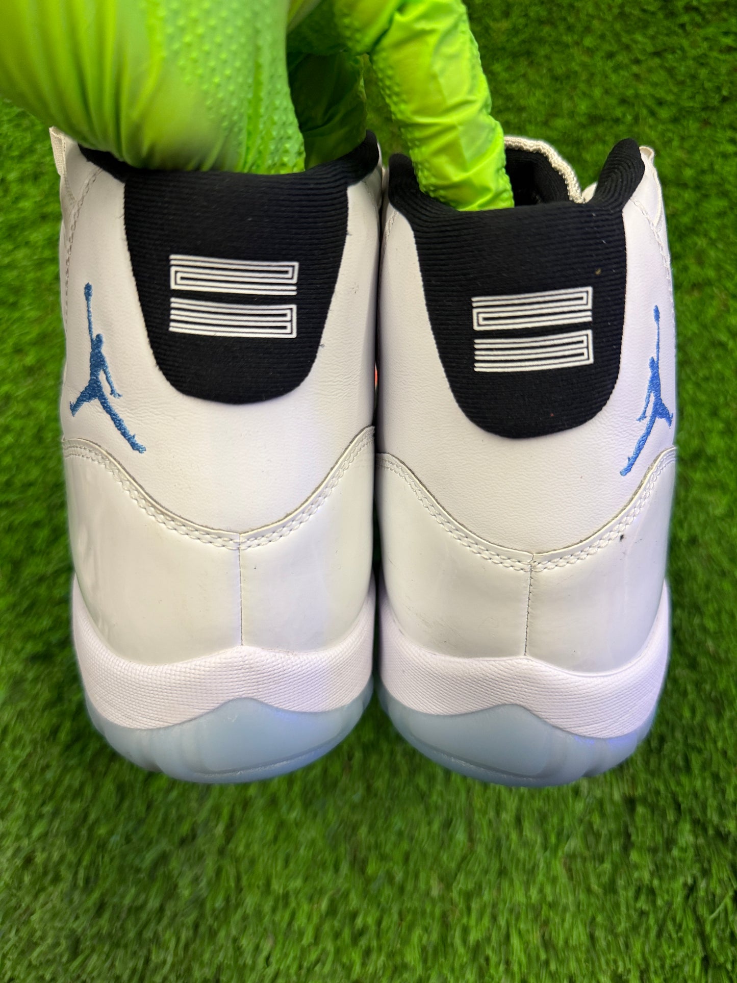 Air Jordan 11 Retro 'Legend Blue / Columbia' 2024