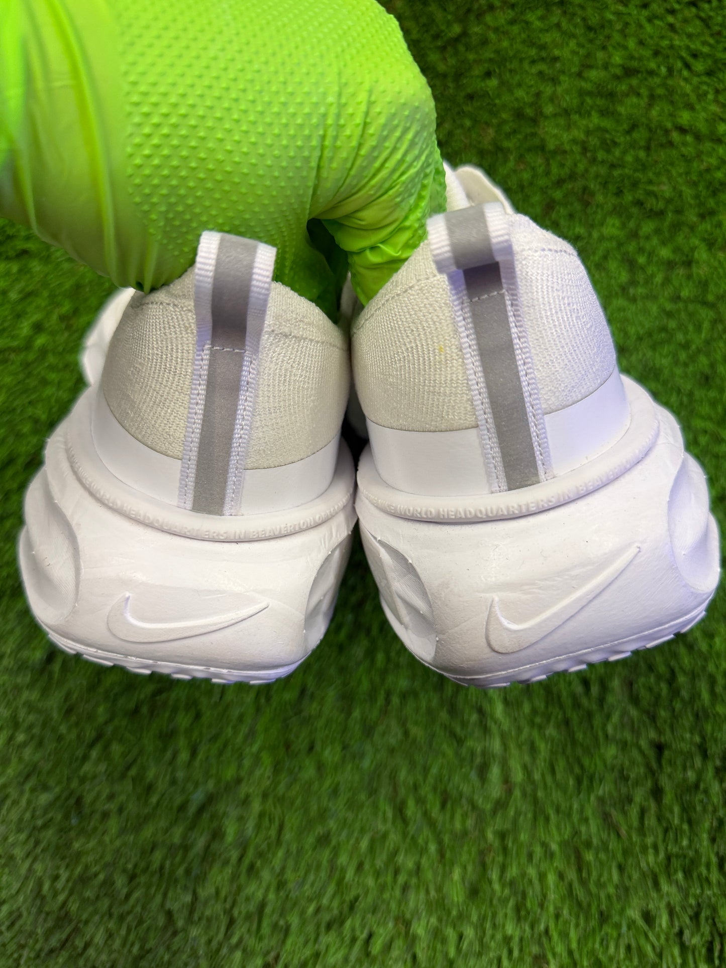 Nike ZoomX Invincible 3 'White Photon Dust'