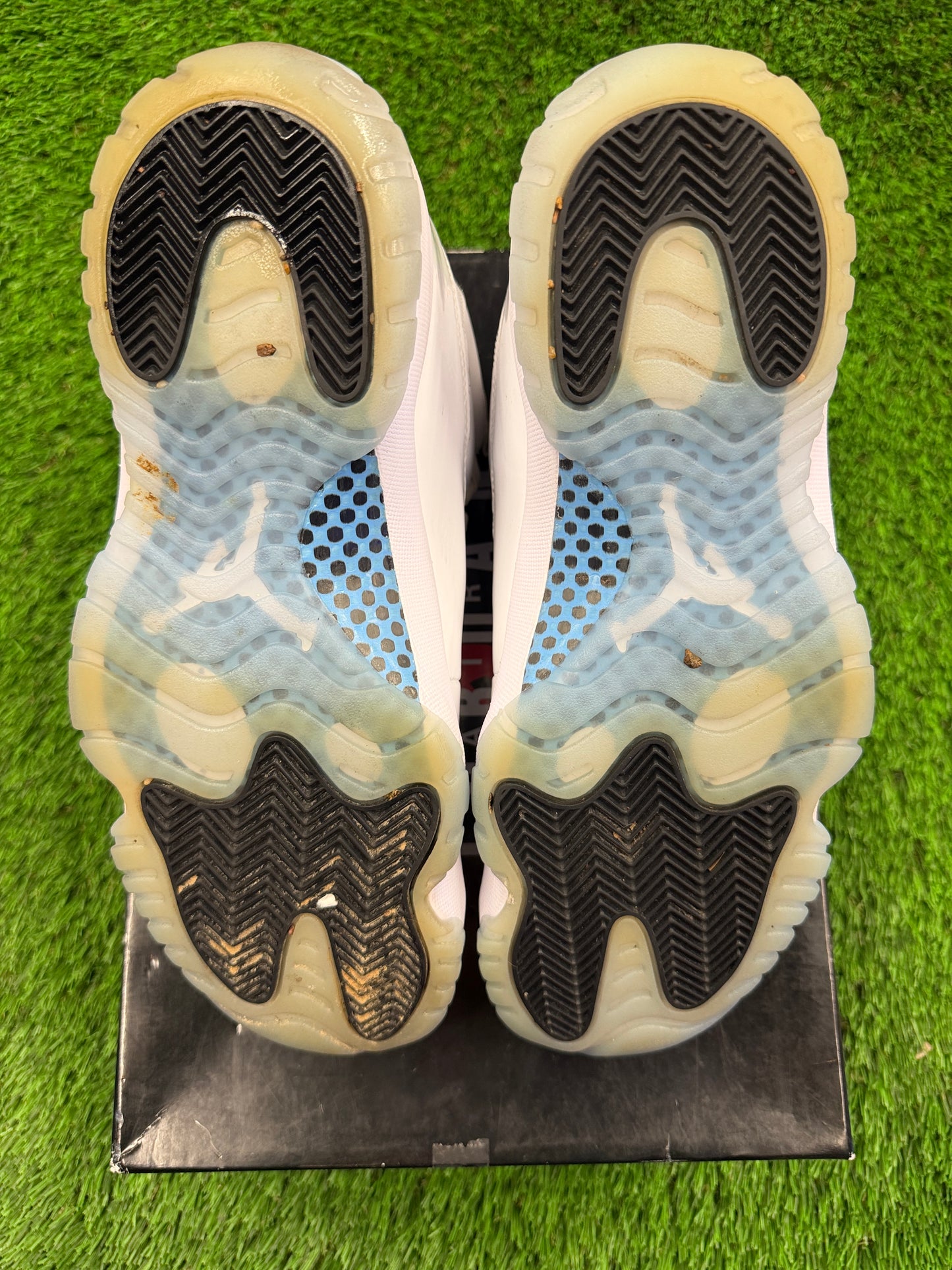 Air Jordan 11 Retro 'Legend Blue / Columbia' 2024