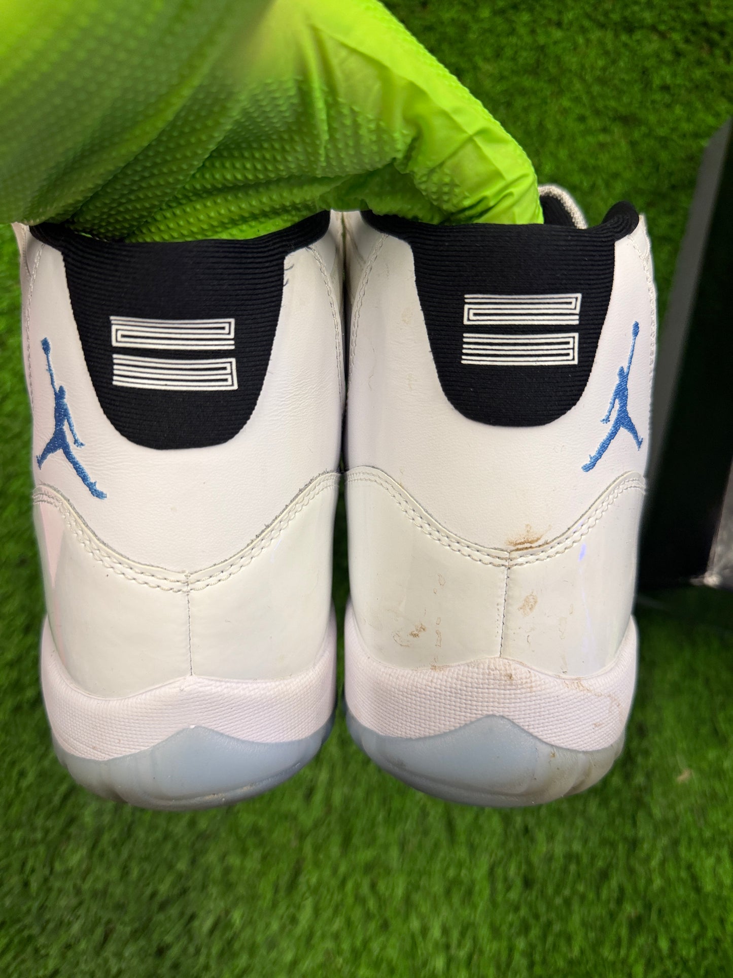 Air Jordan 11 Retro 'Legend Blue / Columbia' 2024