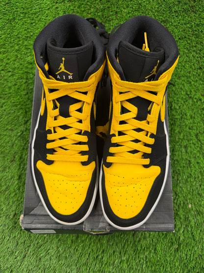 Air Jordan 1 Retro Mid 'New Love' 2017