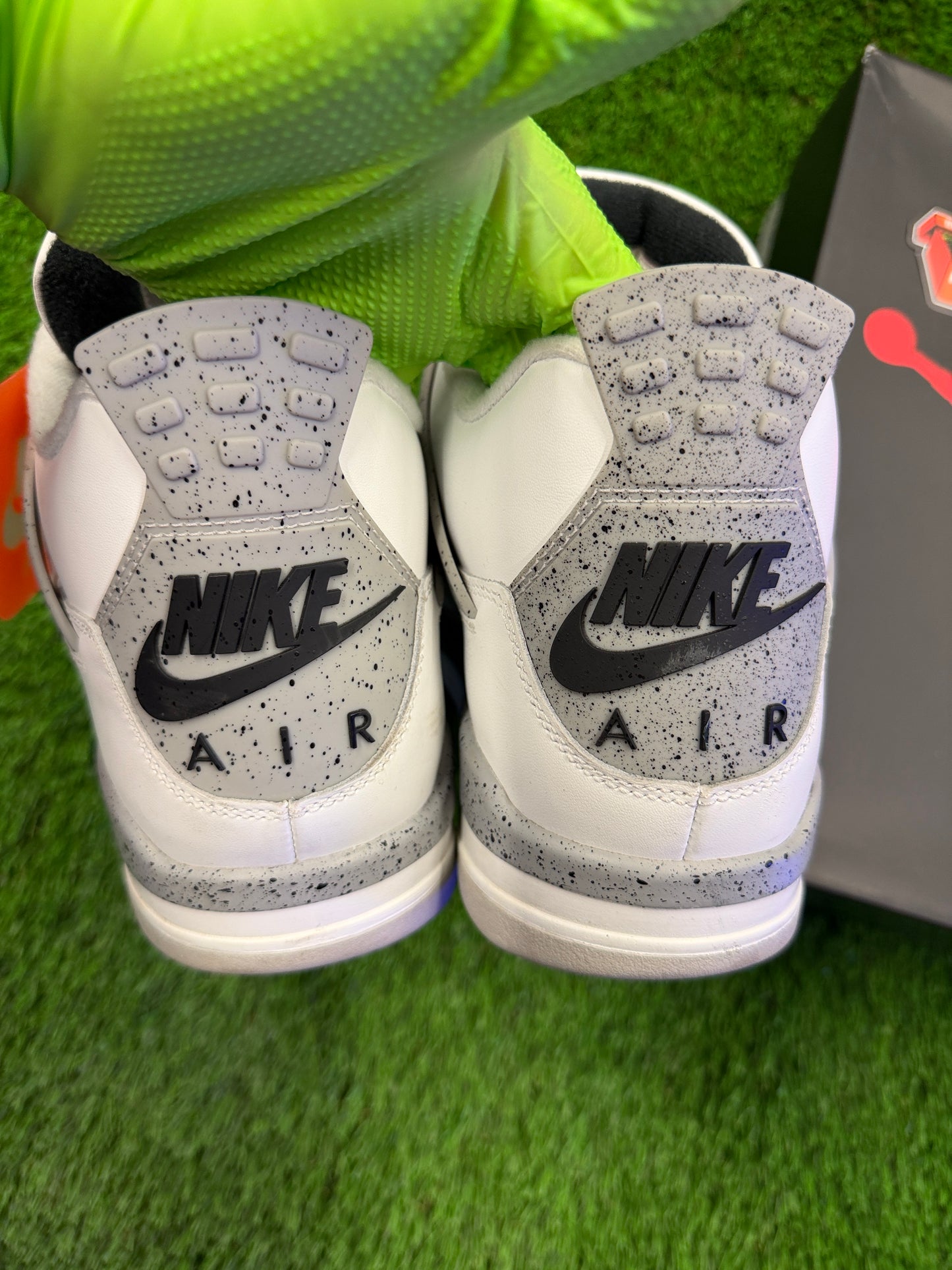 Air Jordan 4 Retro OG 'White Cement' 2025