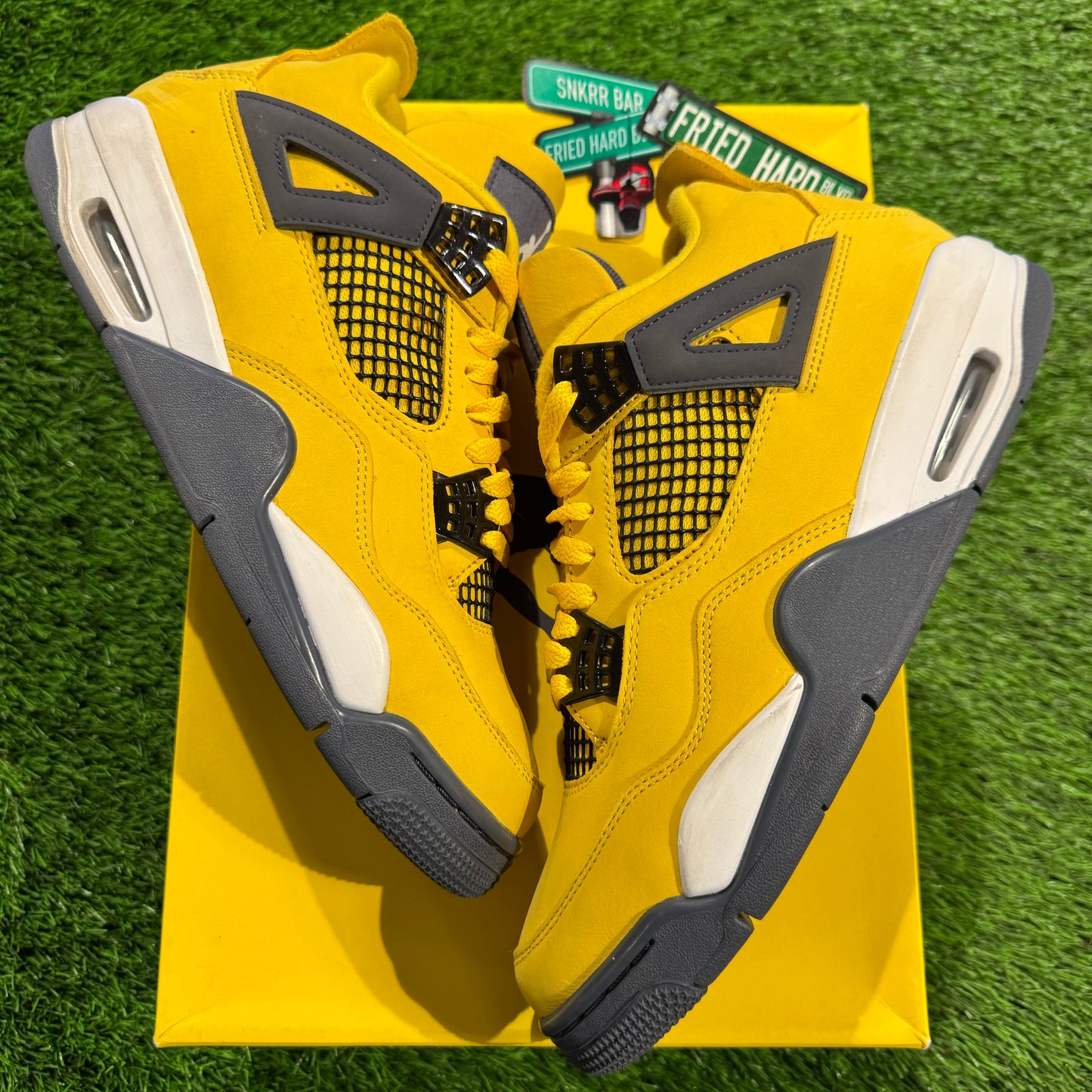 Air Jordan 4 Retro 'Lightning' 2021
