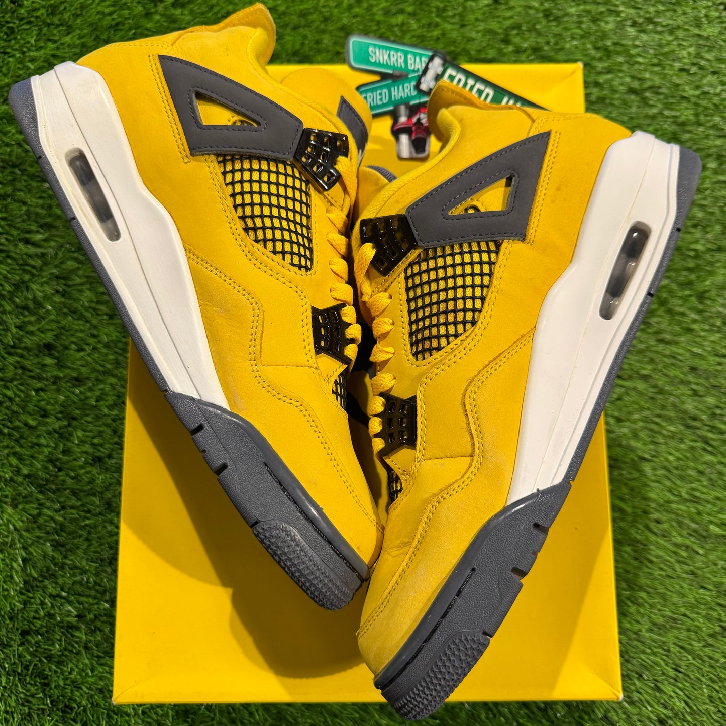 Air Jordan 4 Retro 'Lightning' 2021
