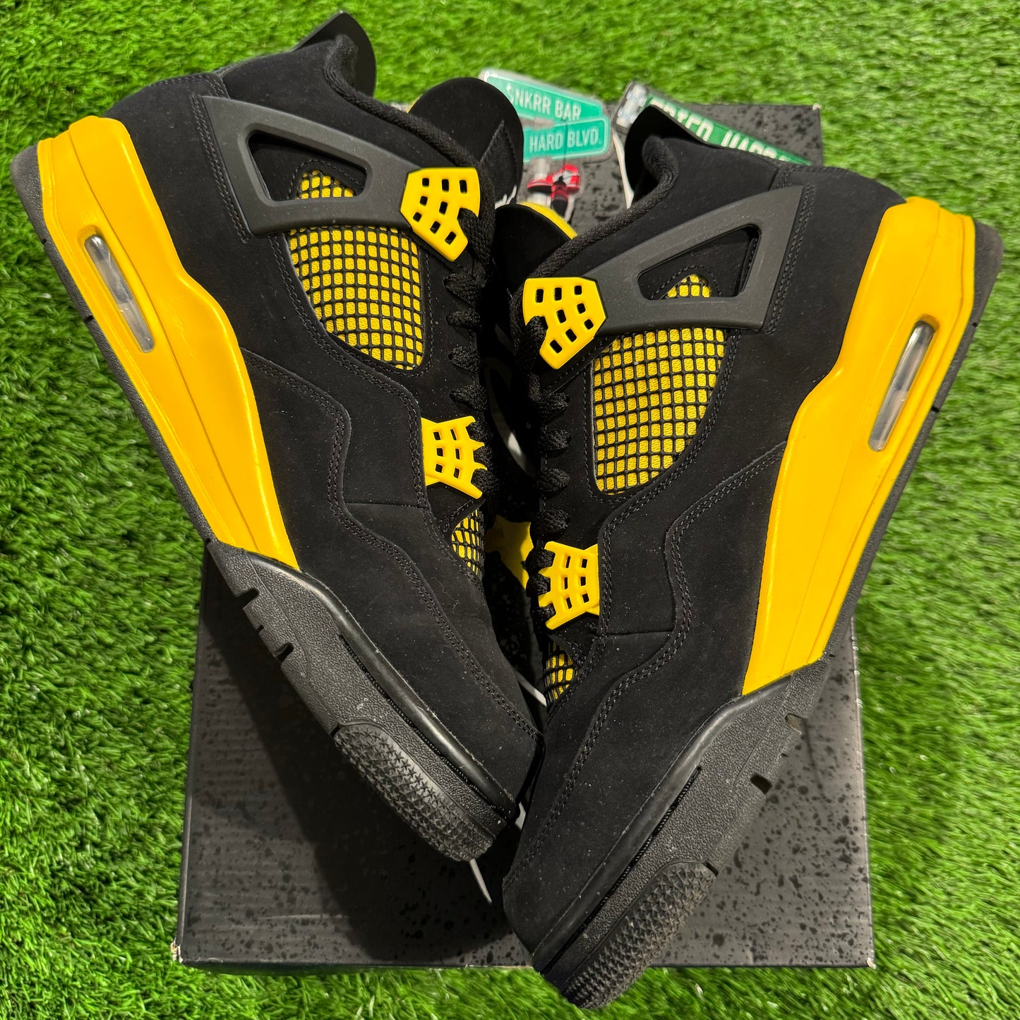 Air Jordan 4 Retro 'Thunder' 2023