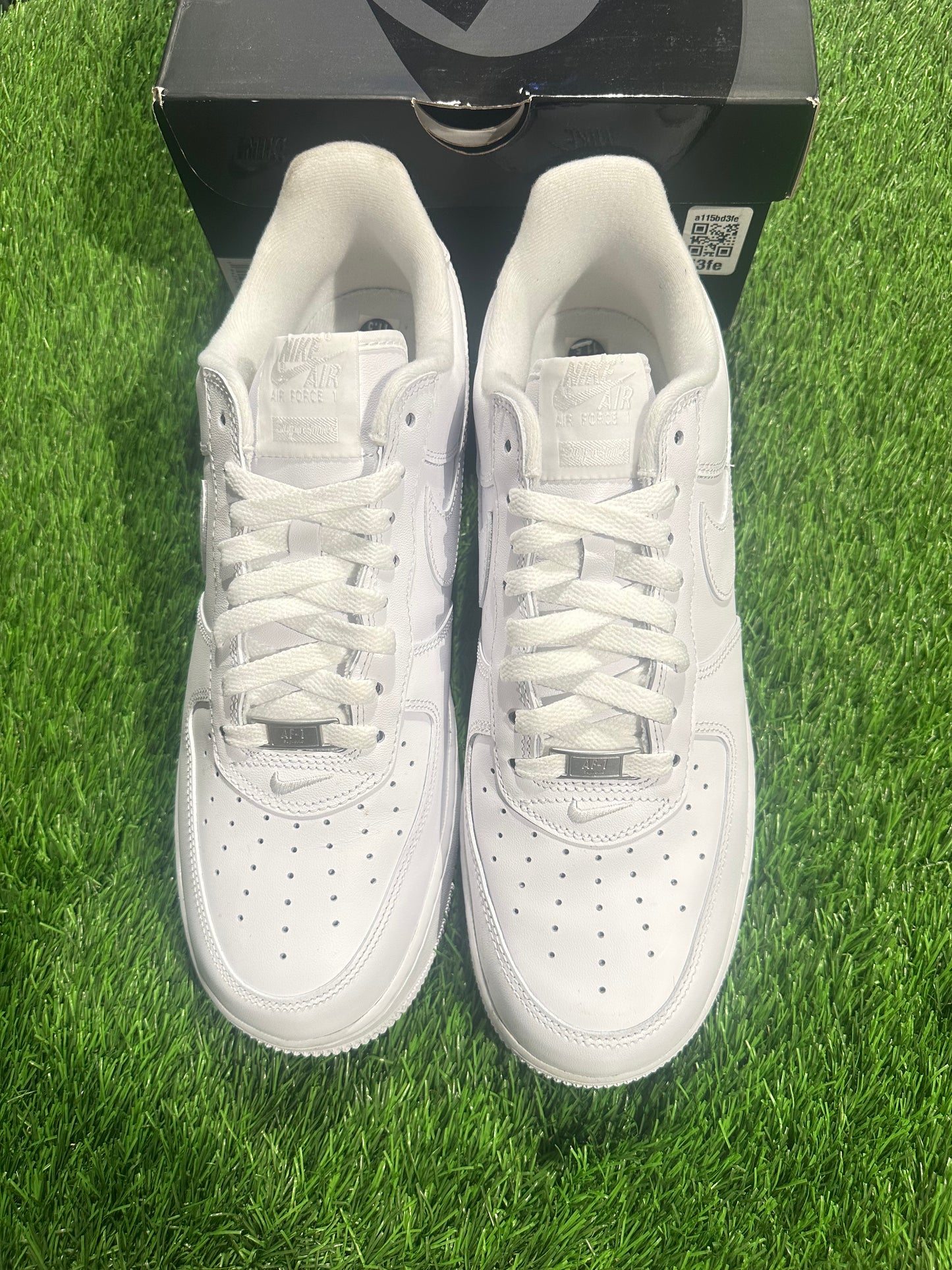 Nike Air Force 1 Low Supreme White