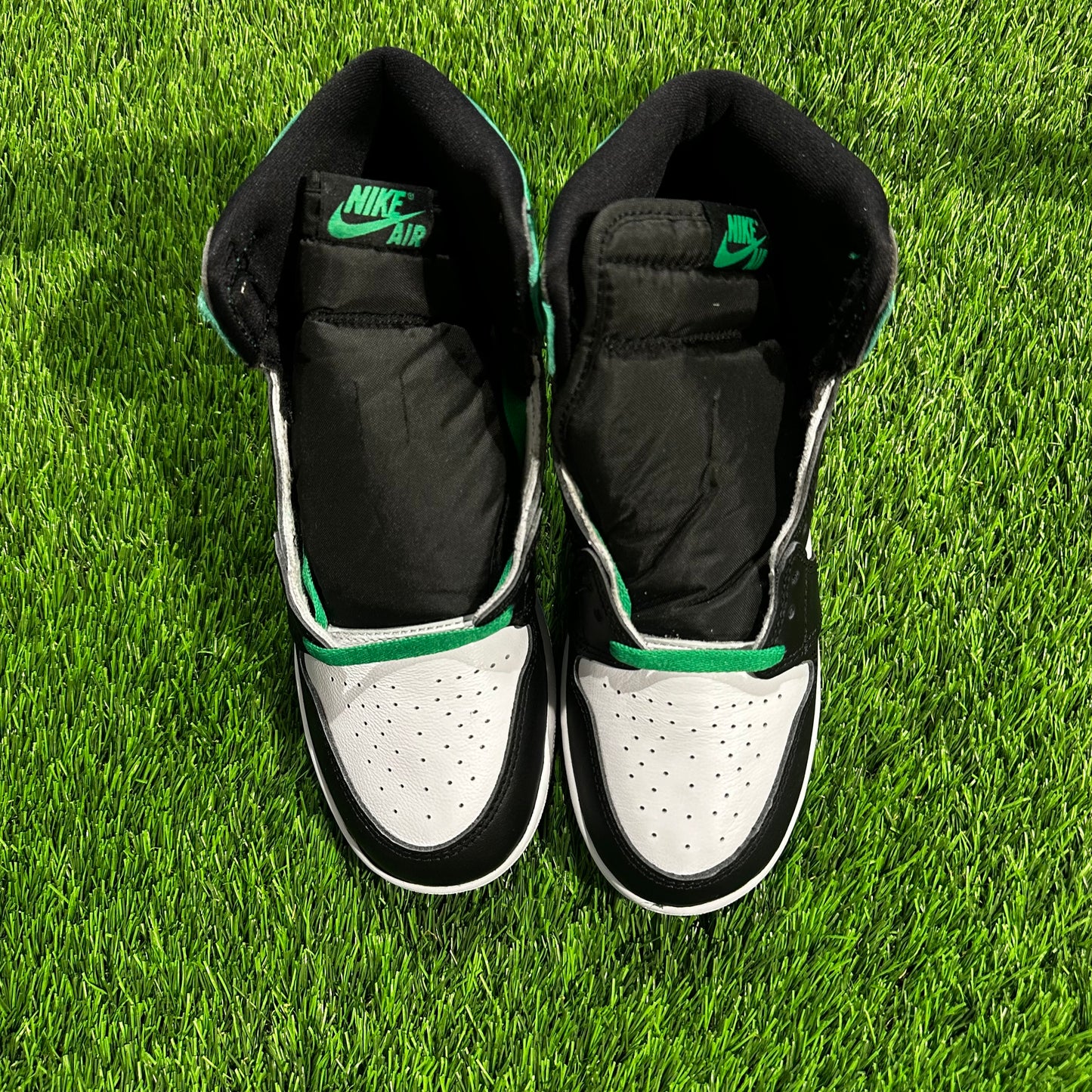 Jordan 1 Retro High OG Lucky Green (GS) 7Y/8.5W