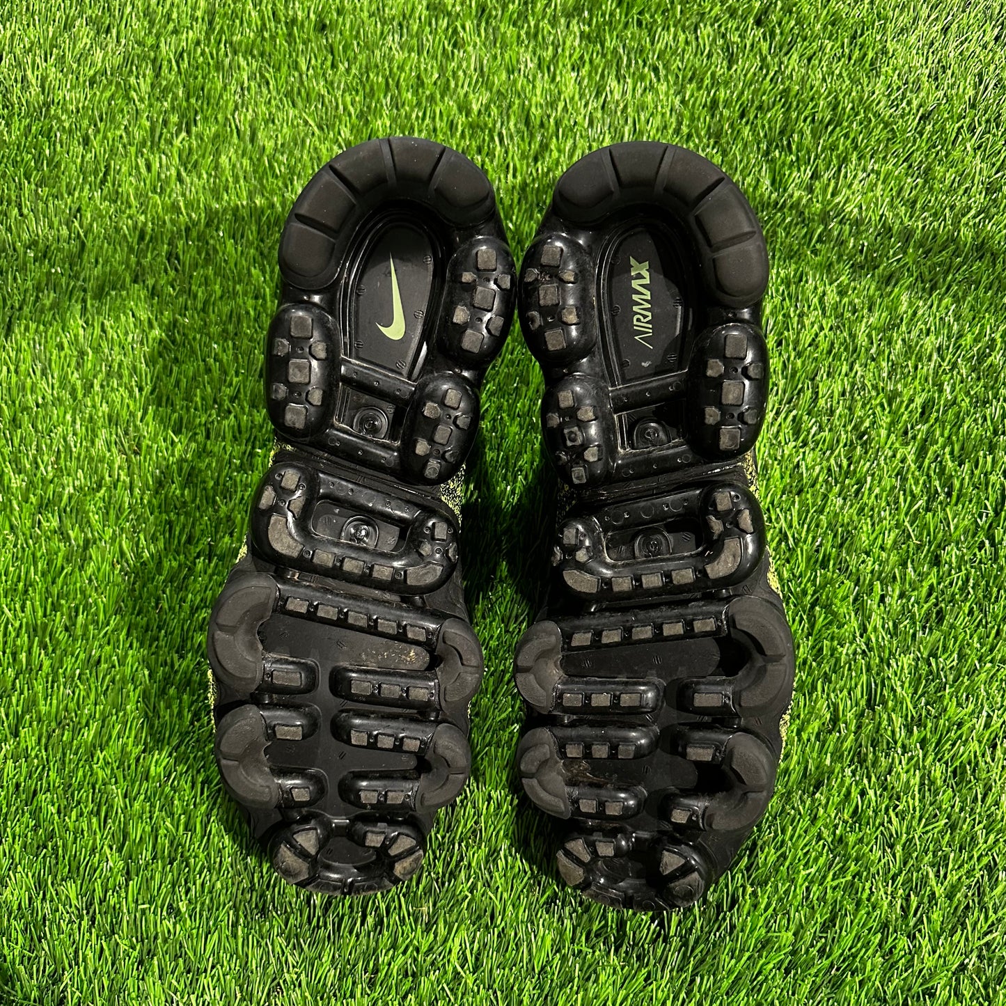 Nike Air VaporMax Flyknit 2 Volt Black
