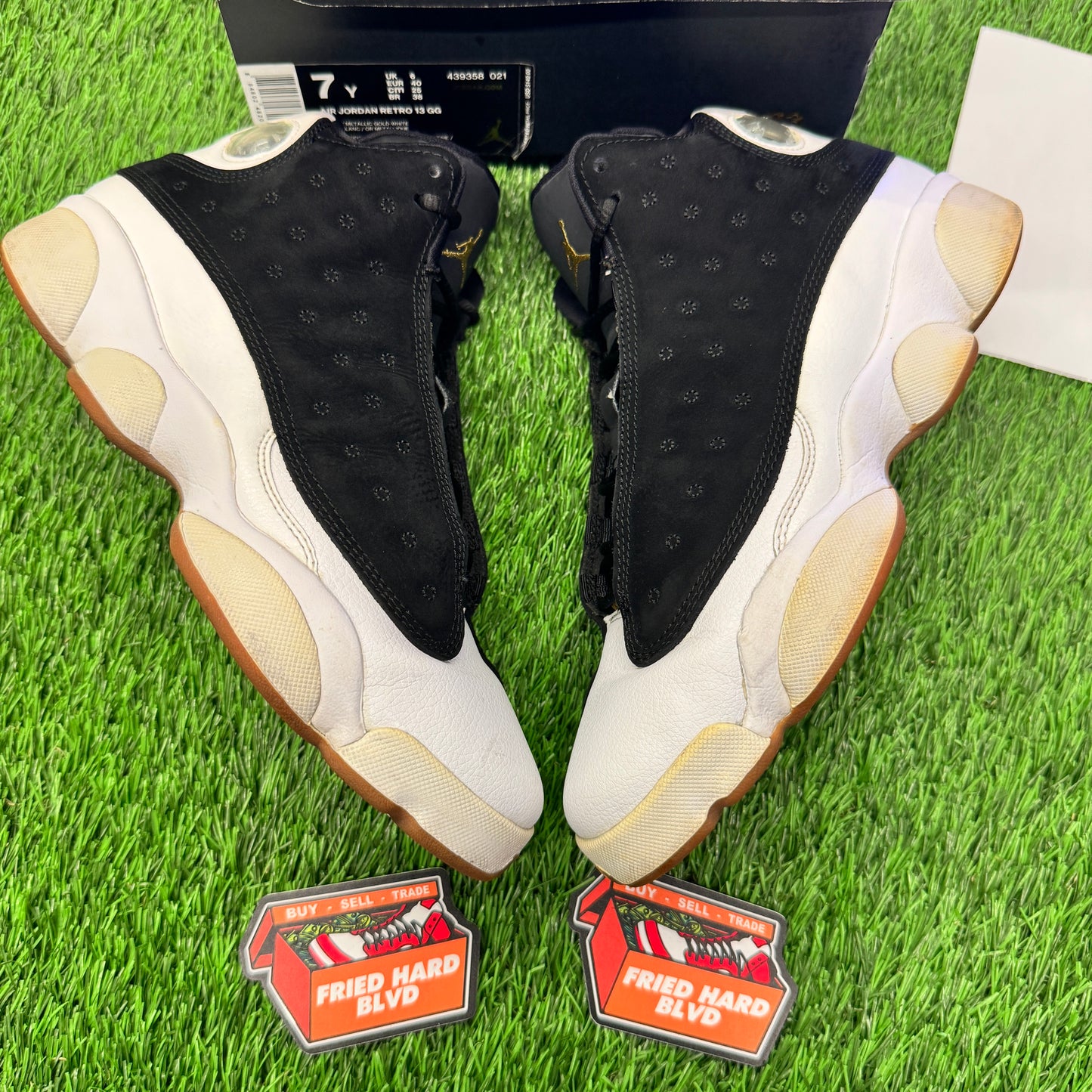 Jordan 13 Retro Black White Gum (GS) SIZE 7Y/8.5W
