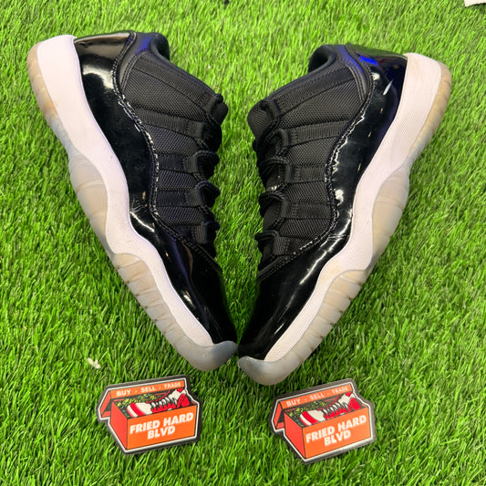 Jordan 11 Retro Low Space Jam (GS) SIZE 7Y/8.5W