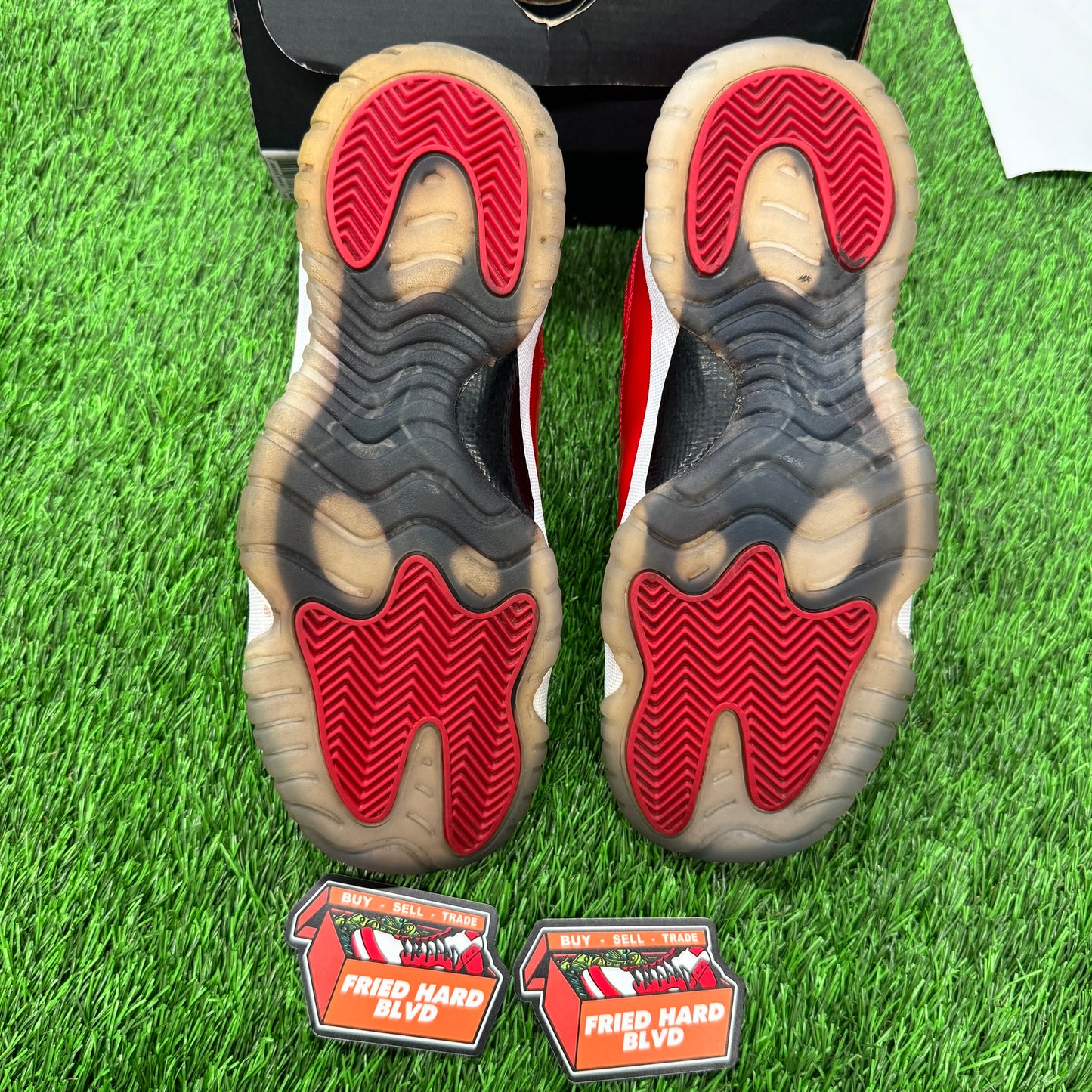 Jordan 11 Retro Win Like 96 (GS) SIZE 7Y/8.5W