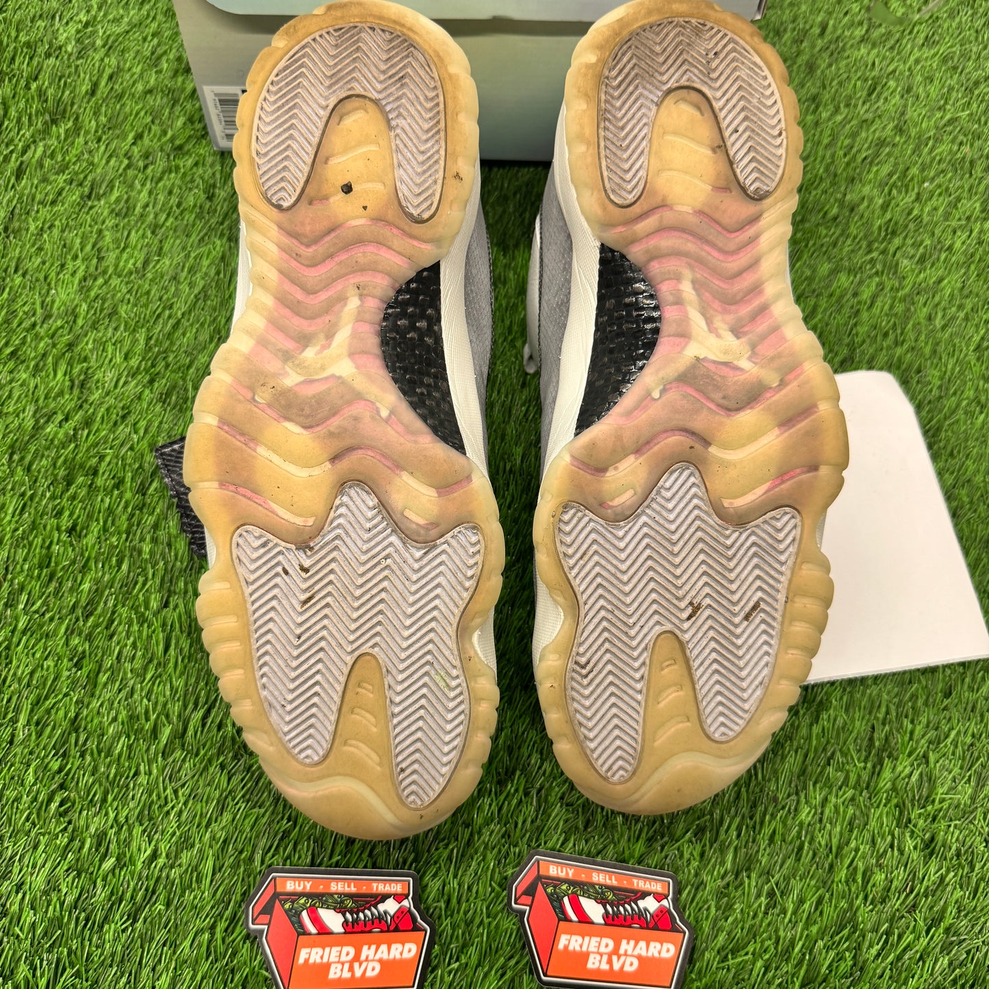 Jordan 11 Retro Low Year of the Snake SIZE 14M/15.5W