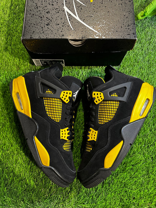 Jordan 4 Retro Thunder (2023)
