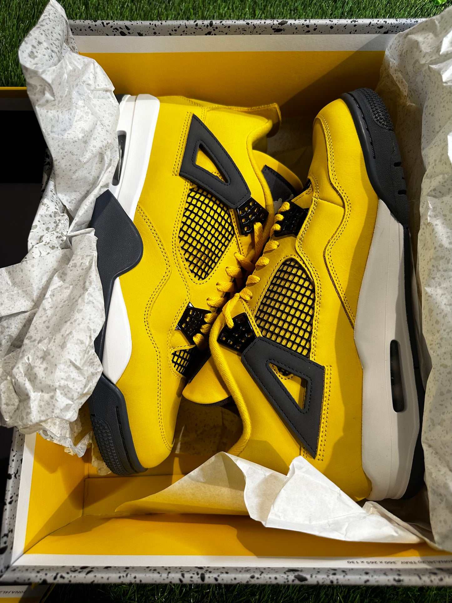 Jordan 4 Retro Lightning (2021)