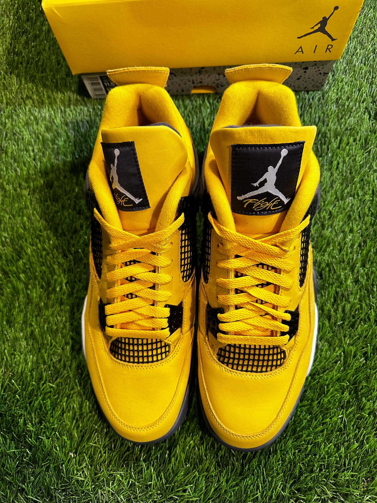 Jordan 4 Retro Lightning (2021)