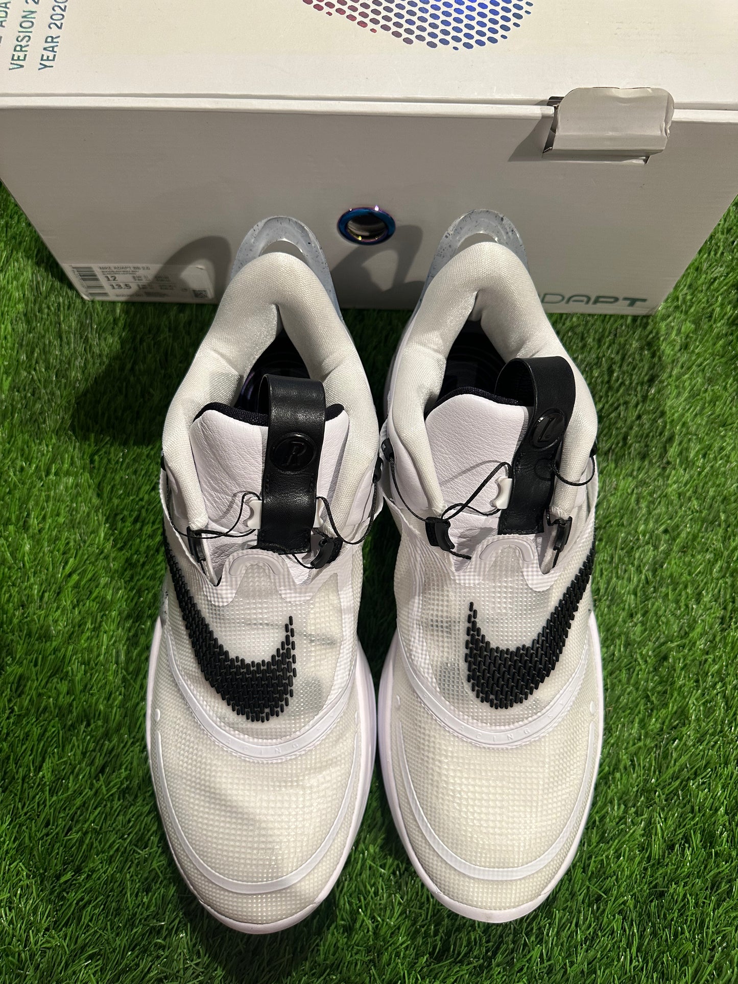 Nike Adapt BB 2.0 Oreo (US Charger)