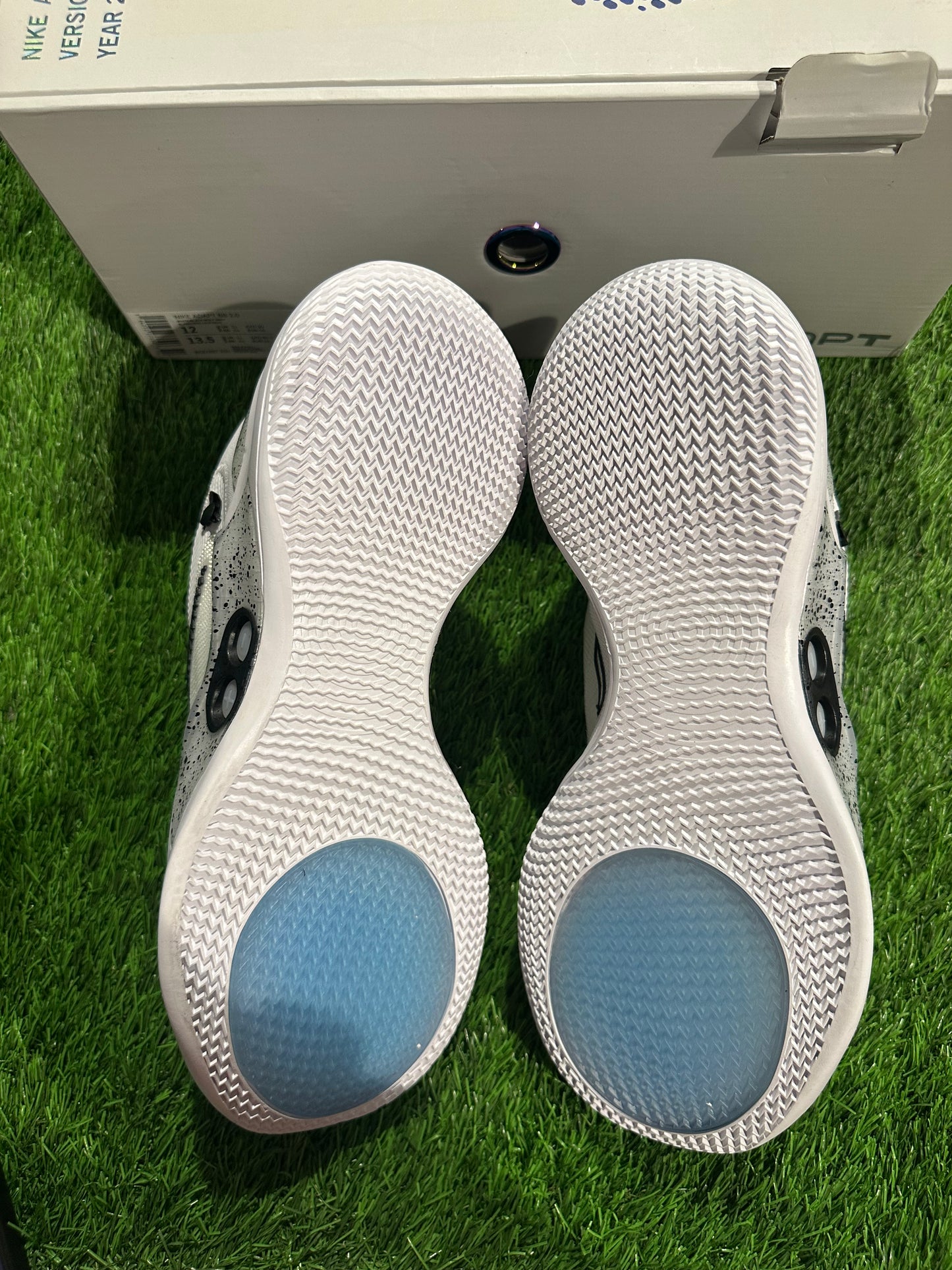 Nike Adapt BB 2.0 Oreo (US Charger)