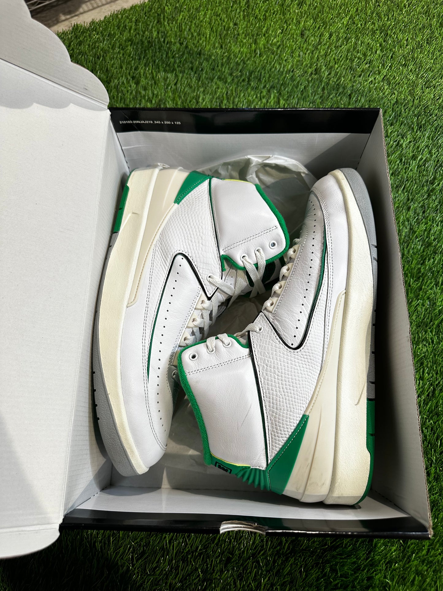 Jordan 2 Retro Lucky Green