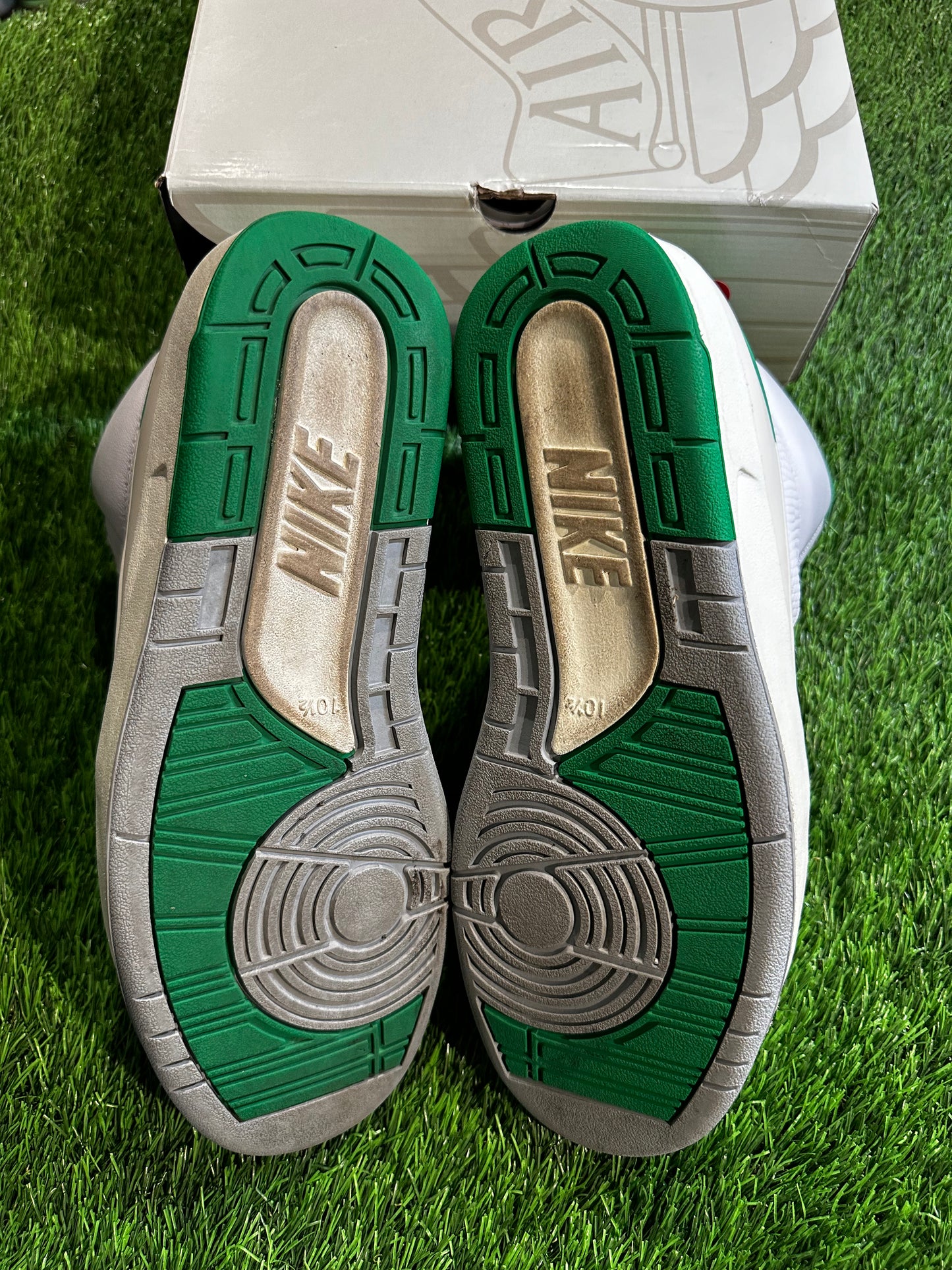 Jordan 2 Retro Lucky Green