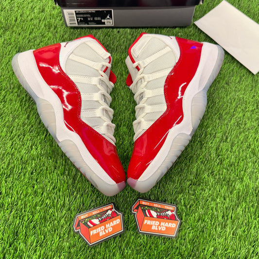 Jordan 11 Retro Cherry (2022) SIZE 7.5M/9W