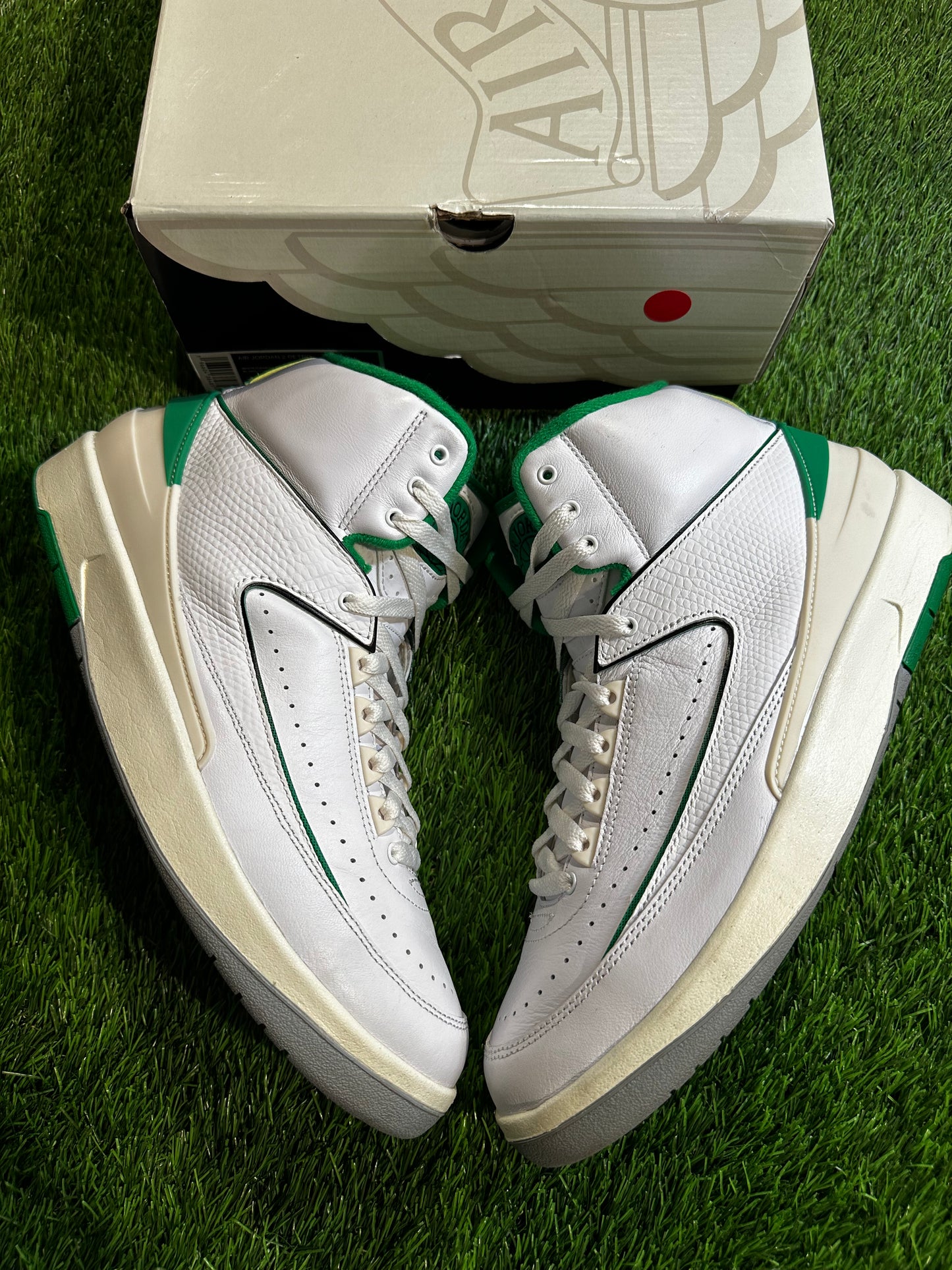 Jordan 2 Retro Lucky Green