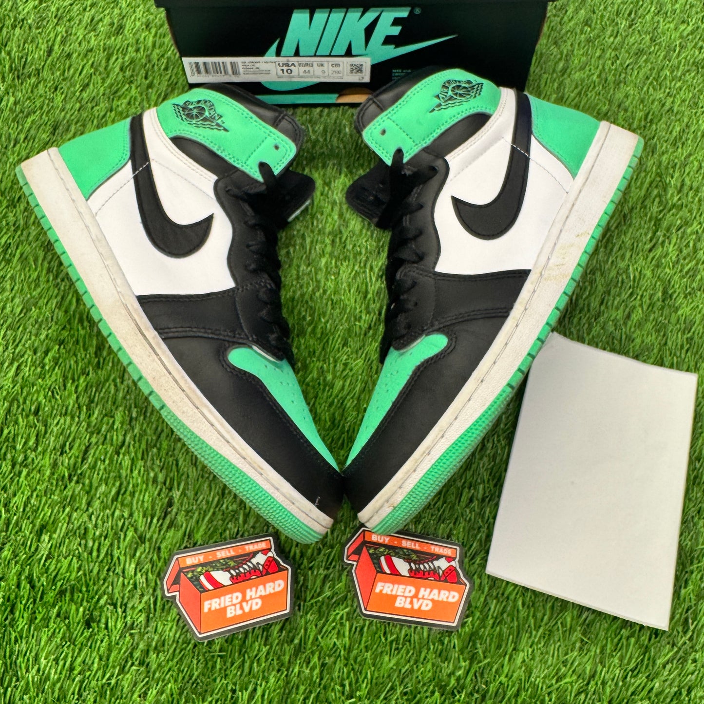 Jordan 1 Retro High OG Green Glow SIZE 10M/11.5W