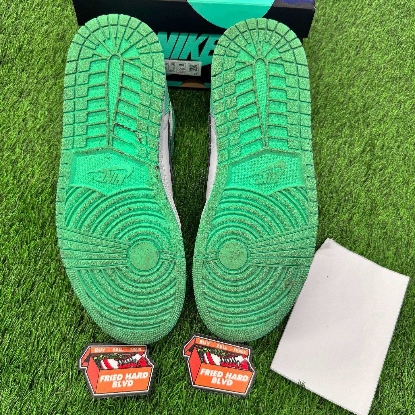 Jordan 1 Retro High OG Green Glow SIZE 10M/11.5W