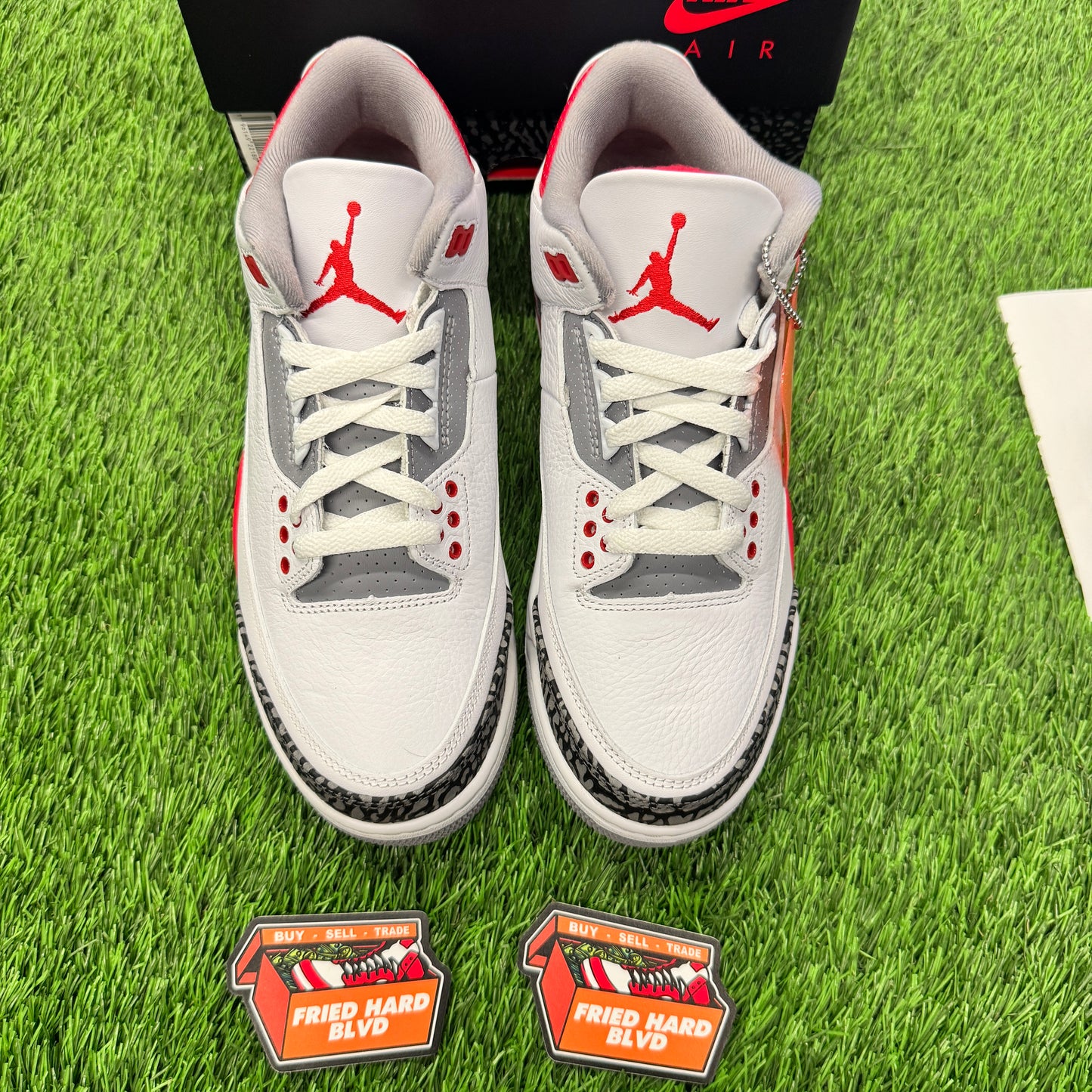 Jordan 3 Retro Fire Red (2022) SIZE 7.5M/9W