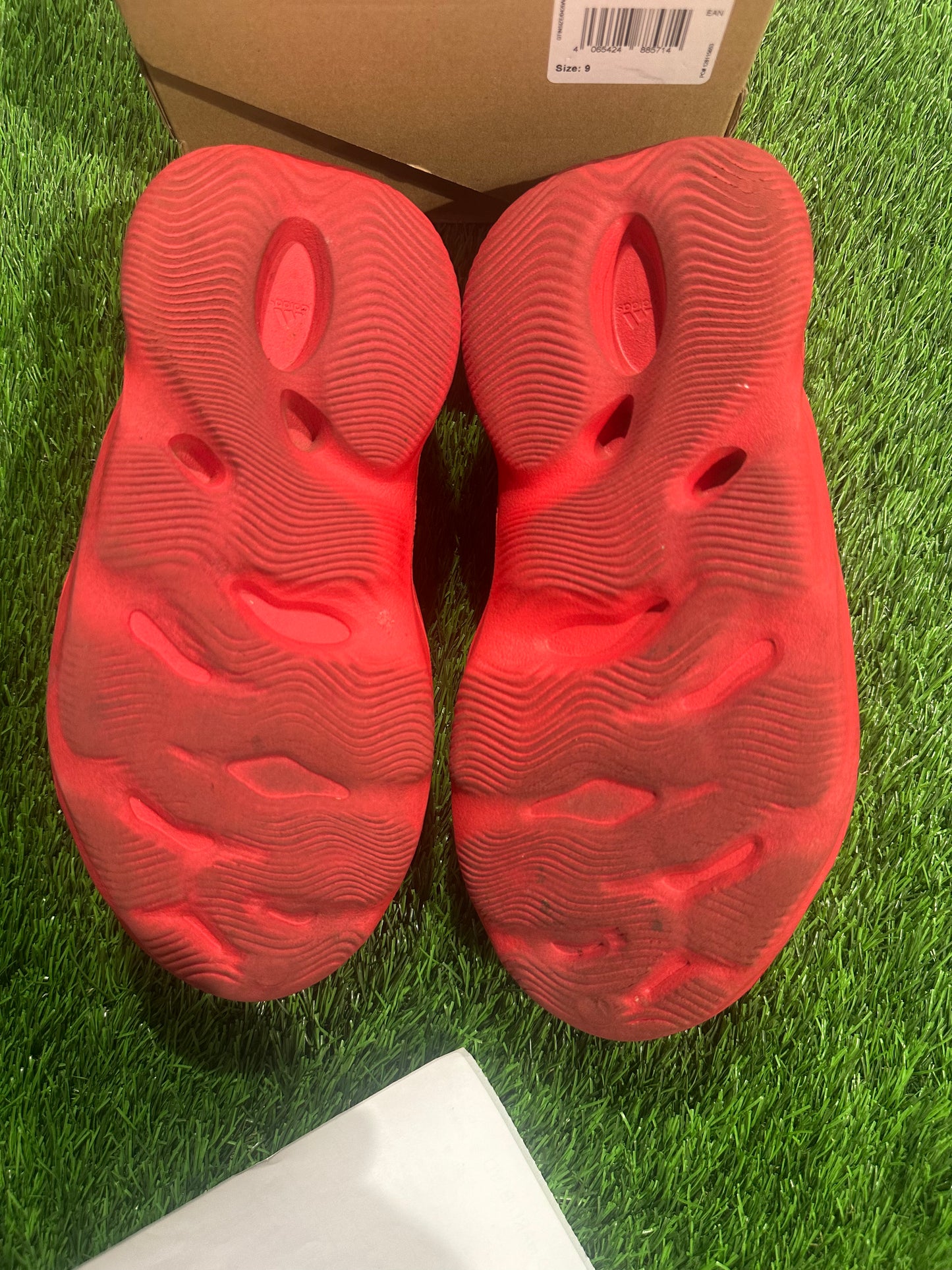 adidas Yeezy Foam RNNR Vermillion
