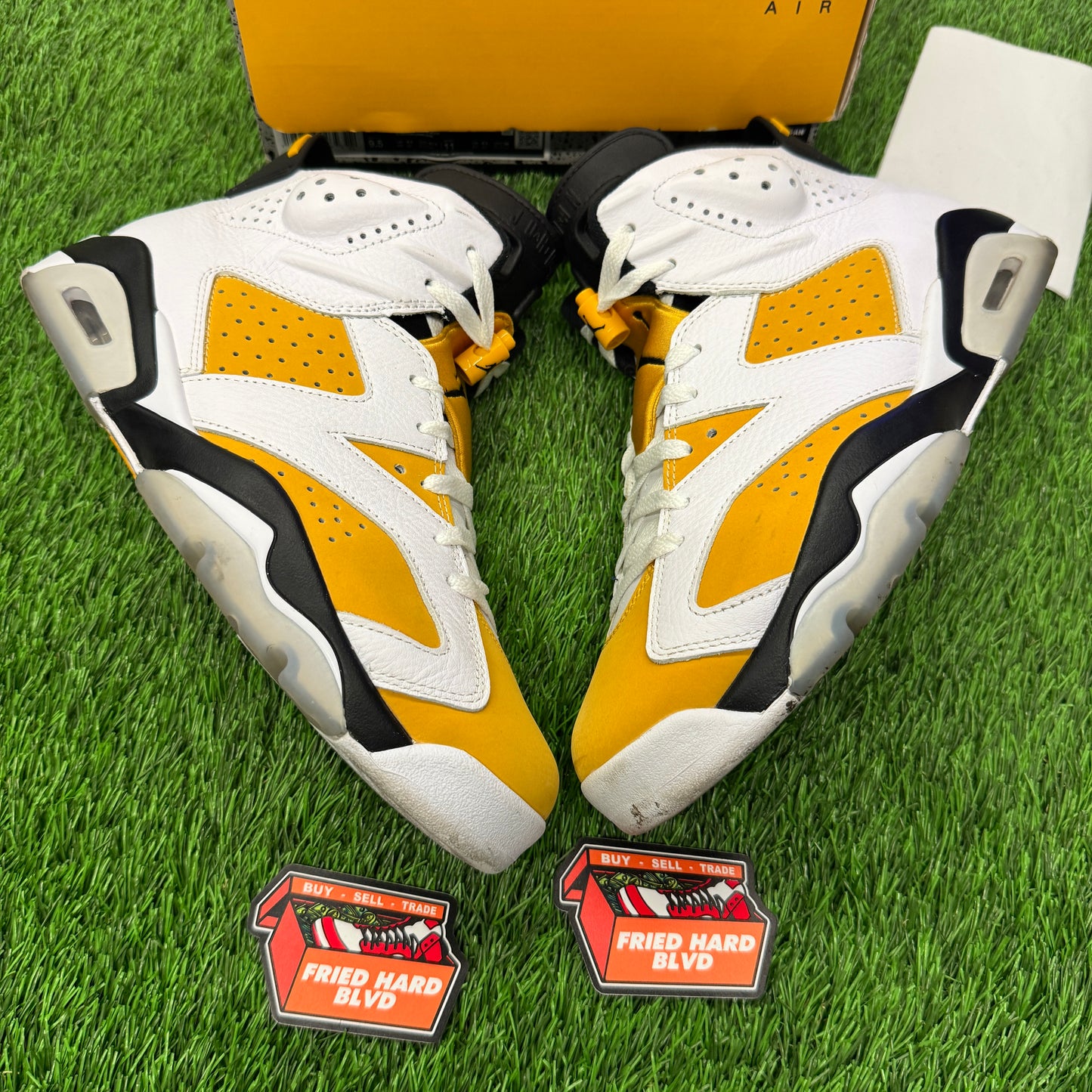 Jordan 6 Retro Yellow Ochre SIZE 9.5M/11W