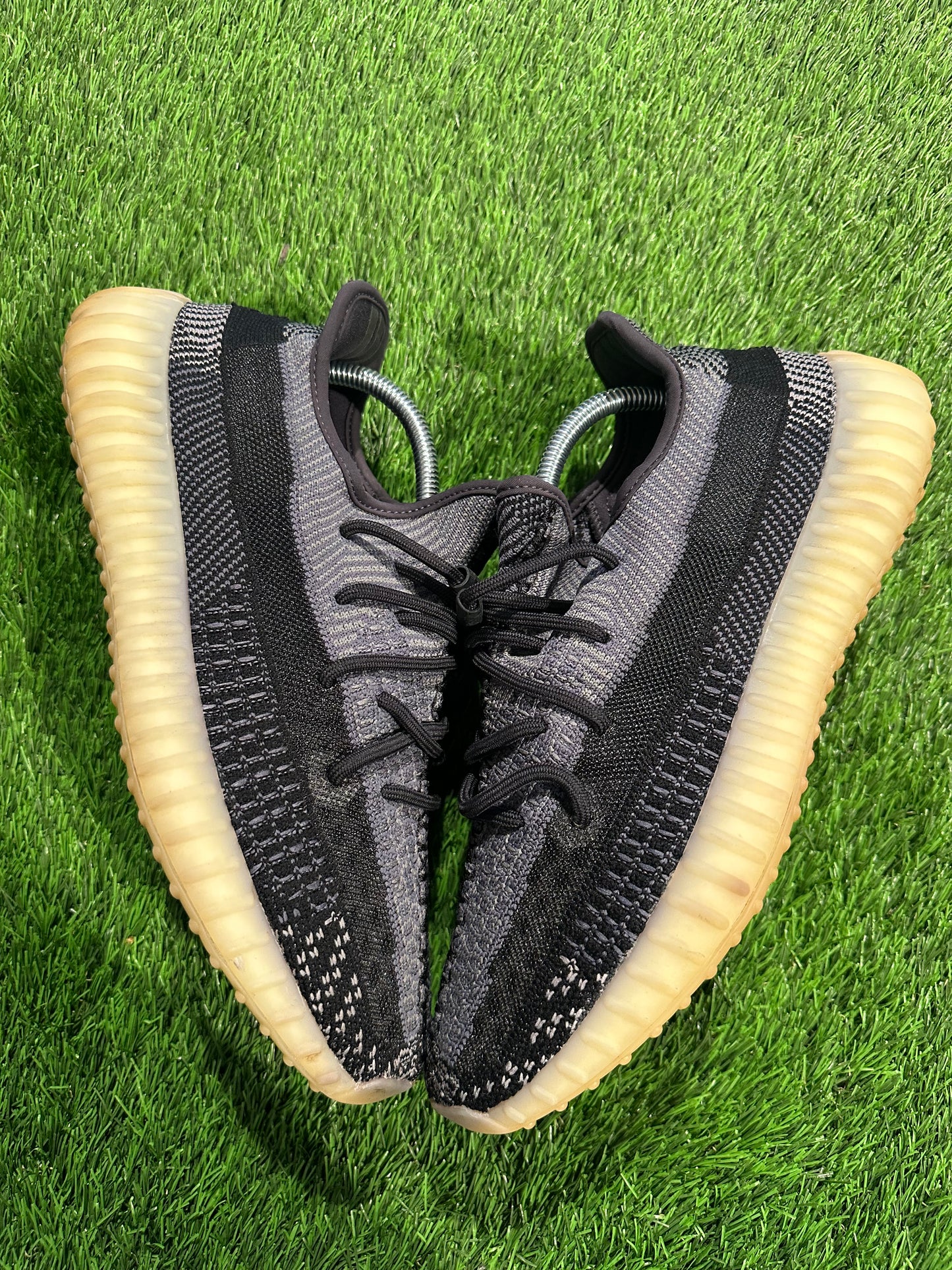 adidas Yeezy Boost 350 V2 Carbon