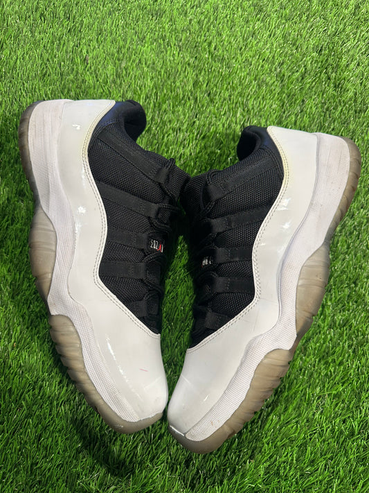 Jordan 11 Retro Low Tuxedo (2013)