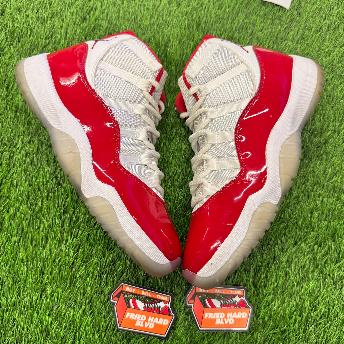 Jordan 11 Retro Cherry (2022) SIZE 9M/10.5W