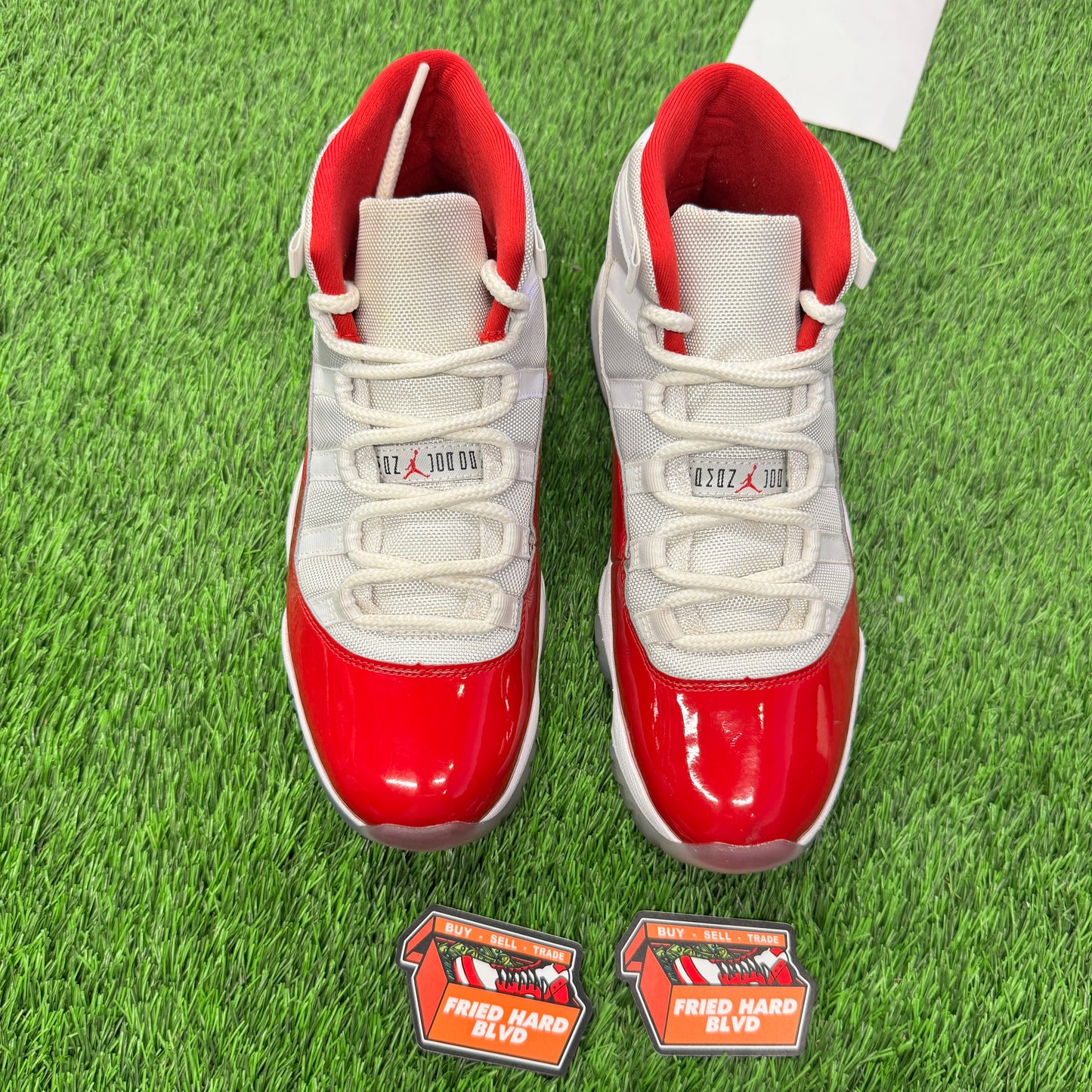 Jordan 11 Retro Cherry (2022) SIZE 9M/10.5W