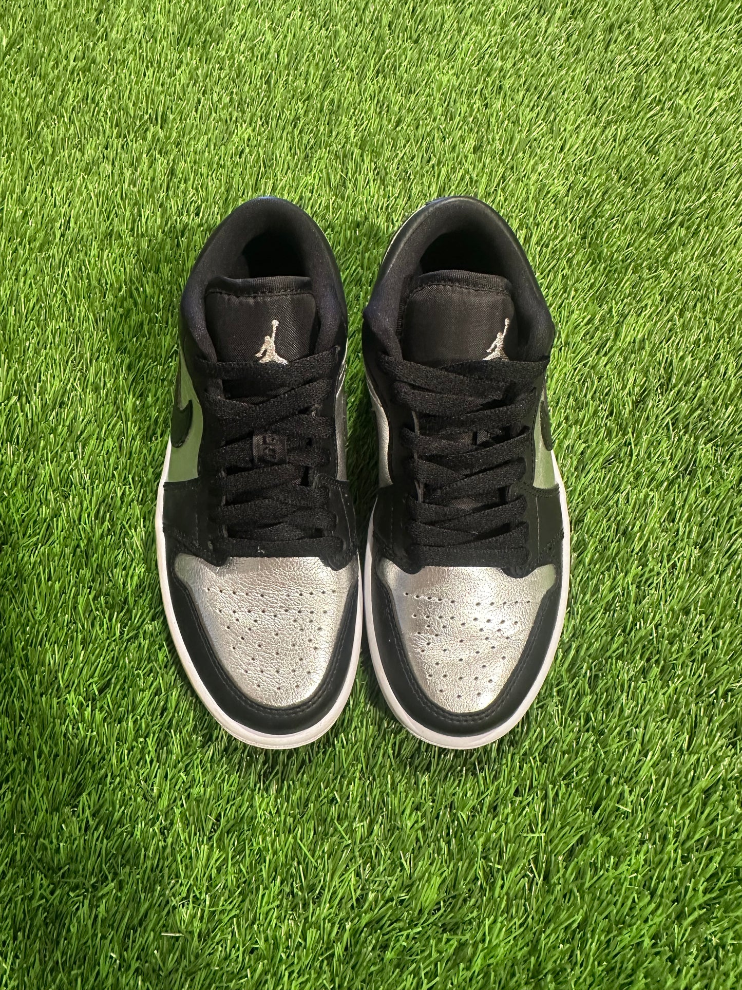 Jordan 1 Low SE Black Metallic Silver (Women's)