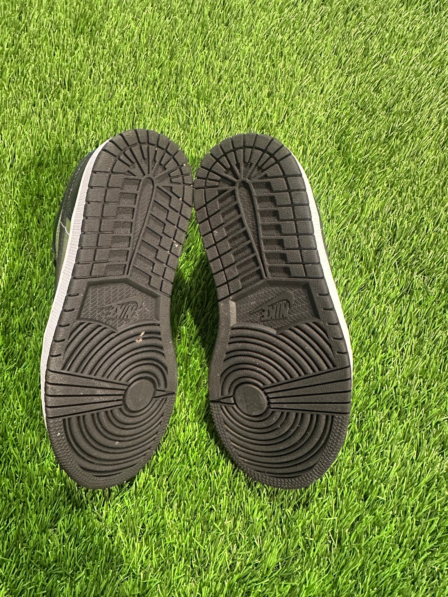 Jordan 1 Low SE Black Metallic Silver (Women's)