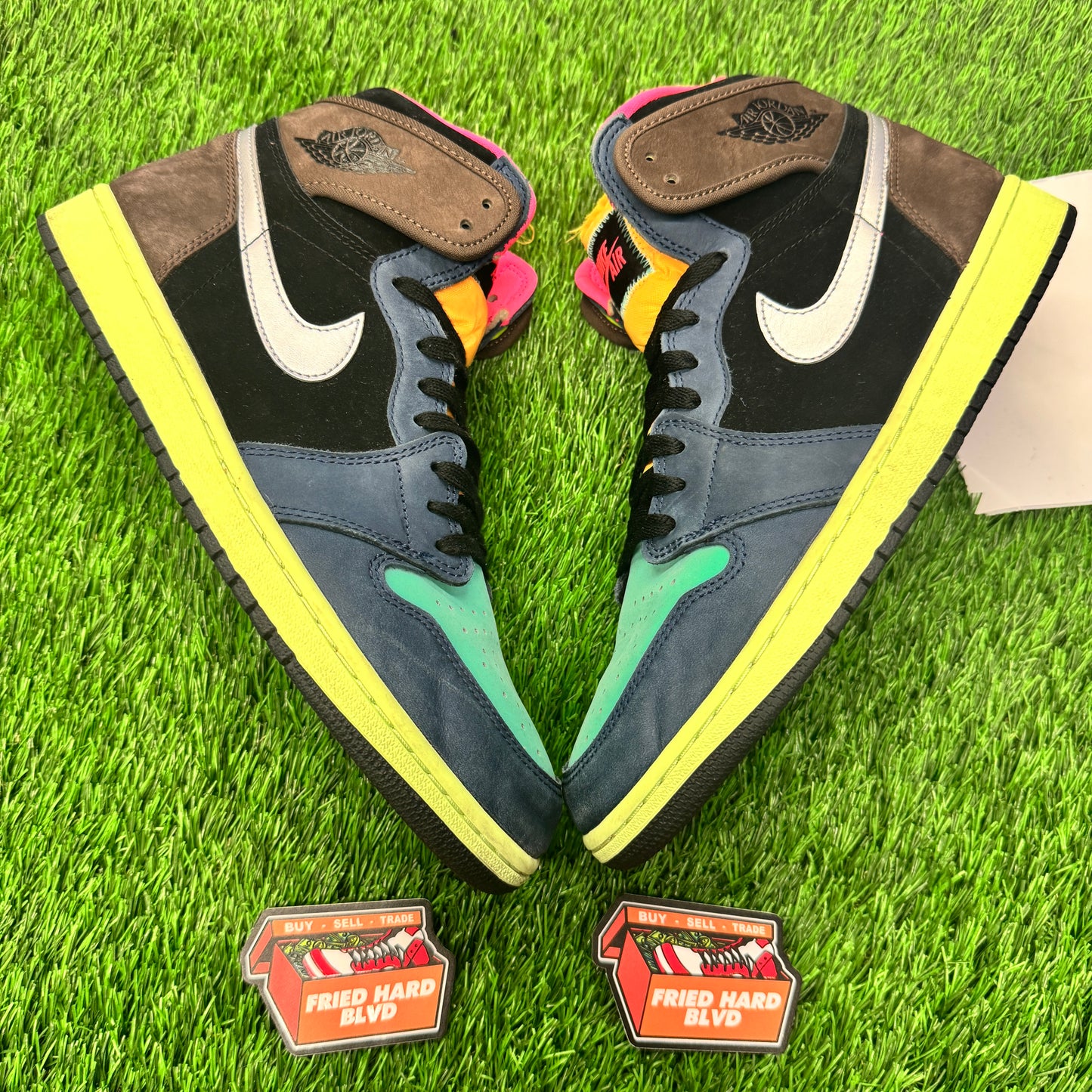 Jordan 1 Retro High Tokyo Bio Hack SIZE 11.5M/13W