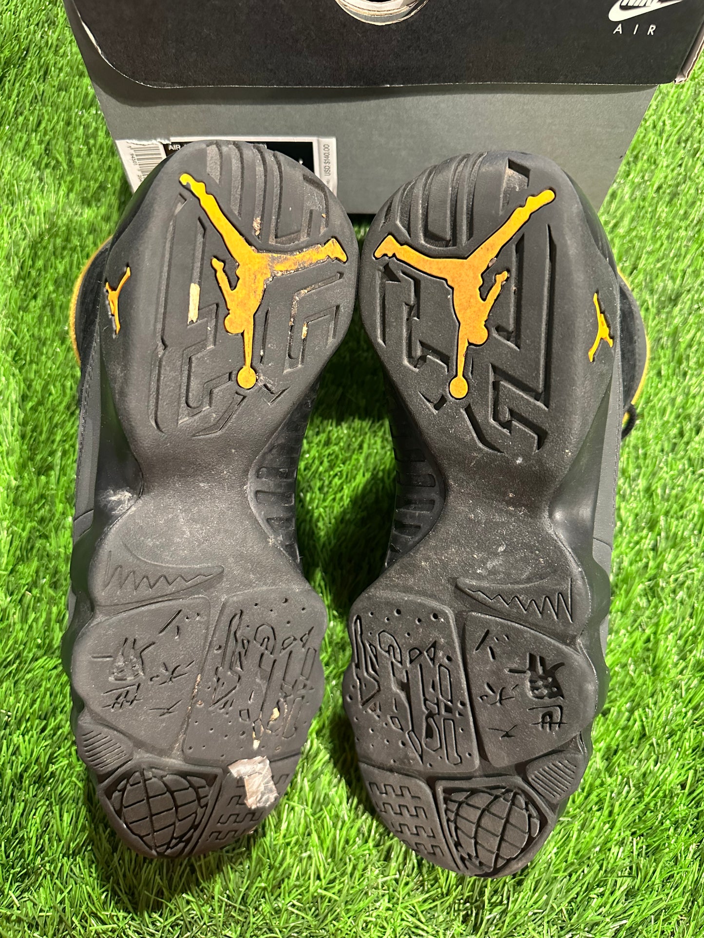 Jordan 9 Retro Dark Charcoal University Gold (GS)
