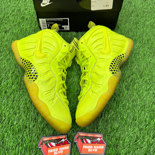 Air Foamposite Pro Volt (GS) SIZE 7Y/8.5W