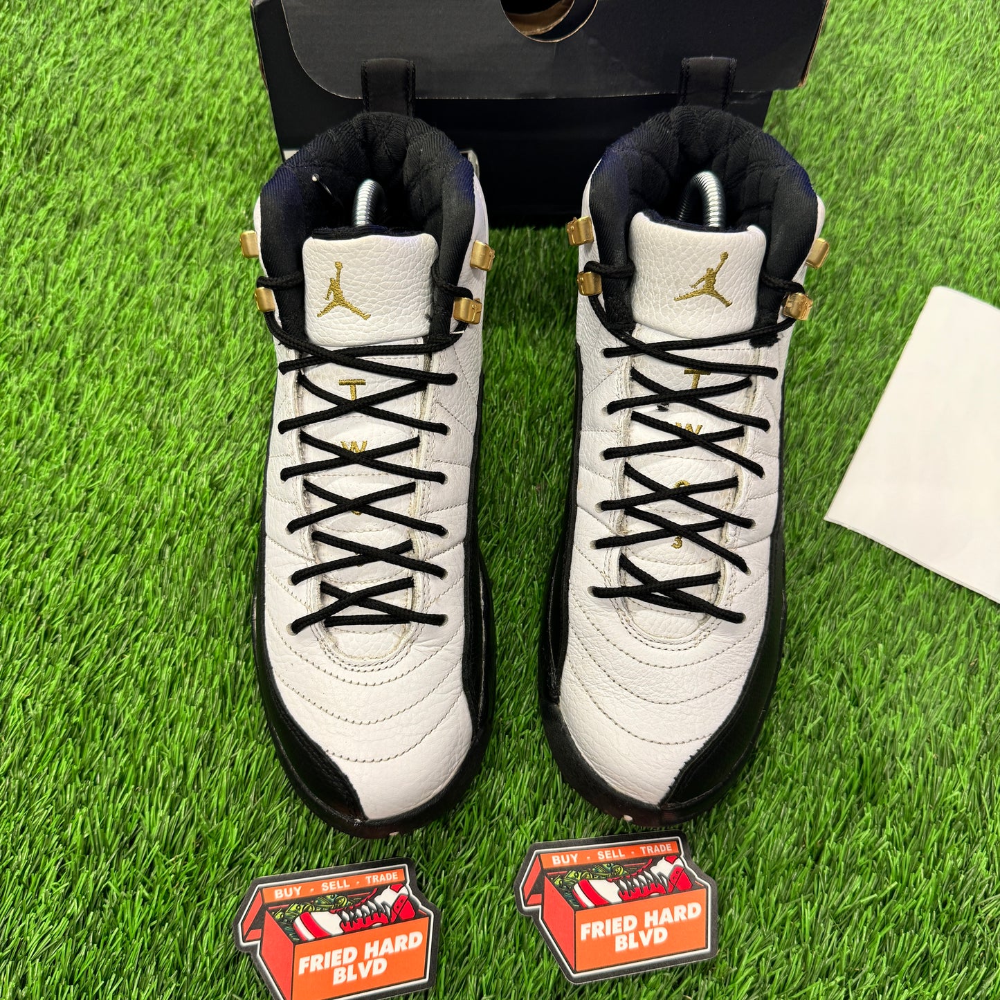 Jordan 12 Retro Royalty Taxi (GS) SIZE 7Y/8.5W