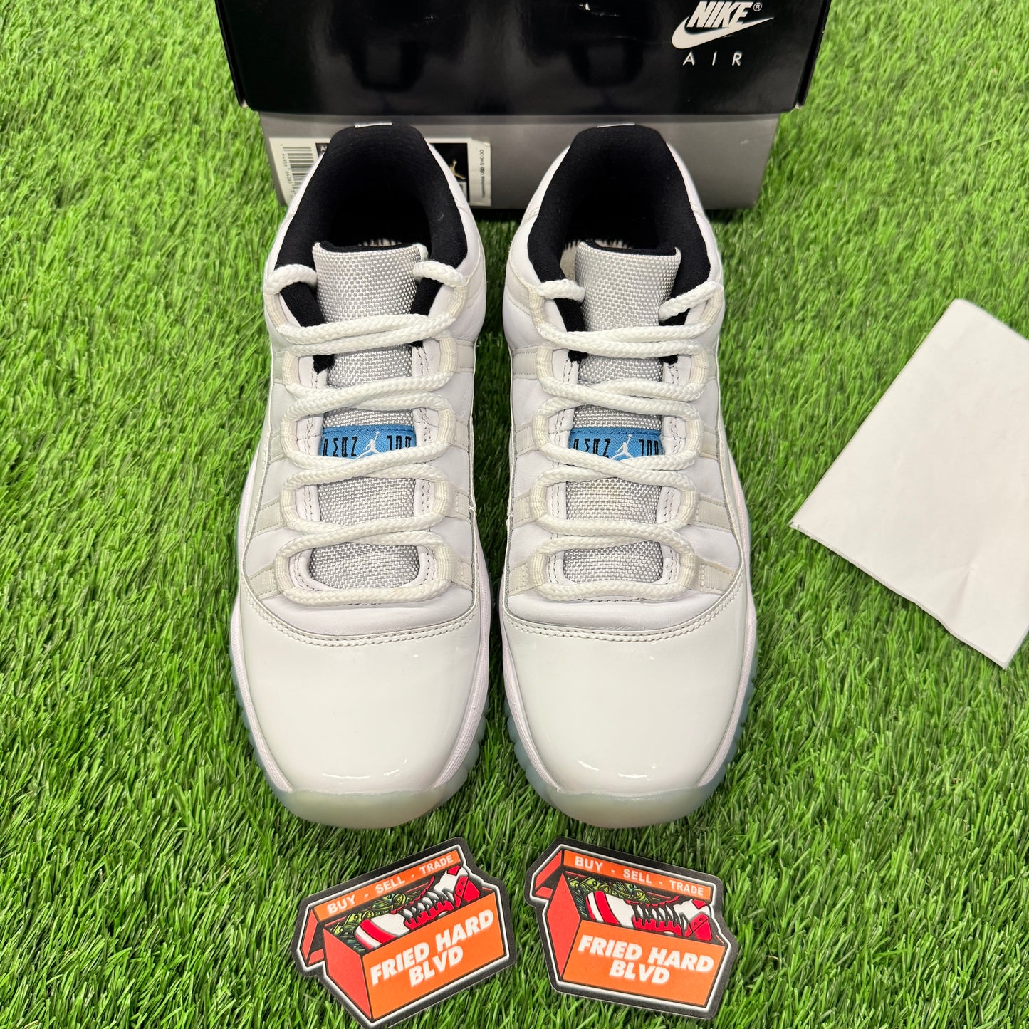 Jordan 11 Retro Low Legend Blue (GS) SIZE 7Y/8.5W