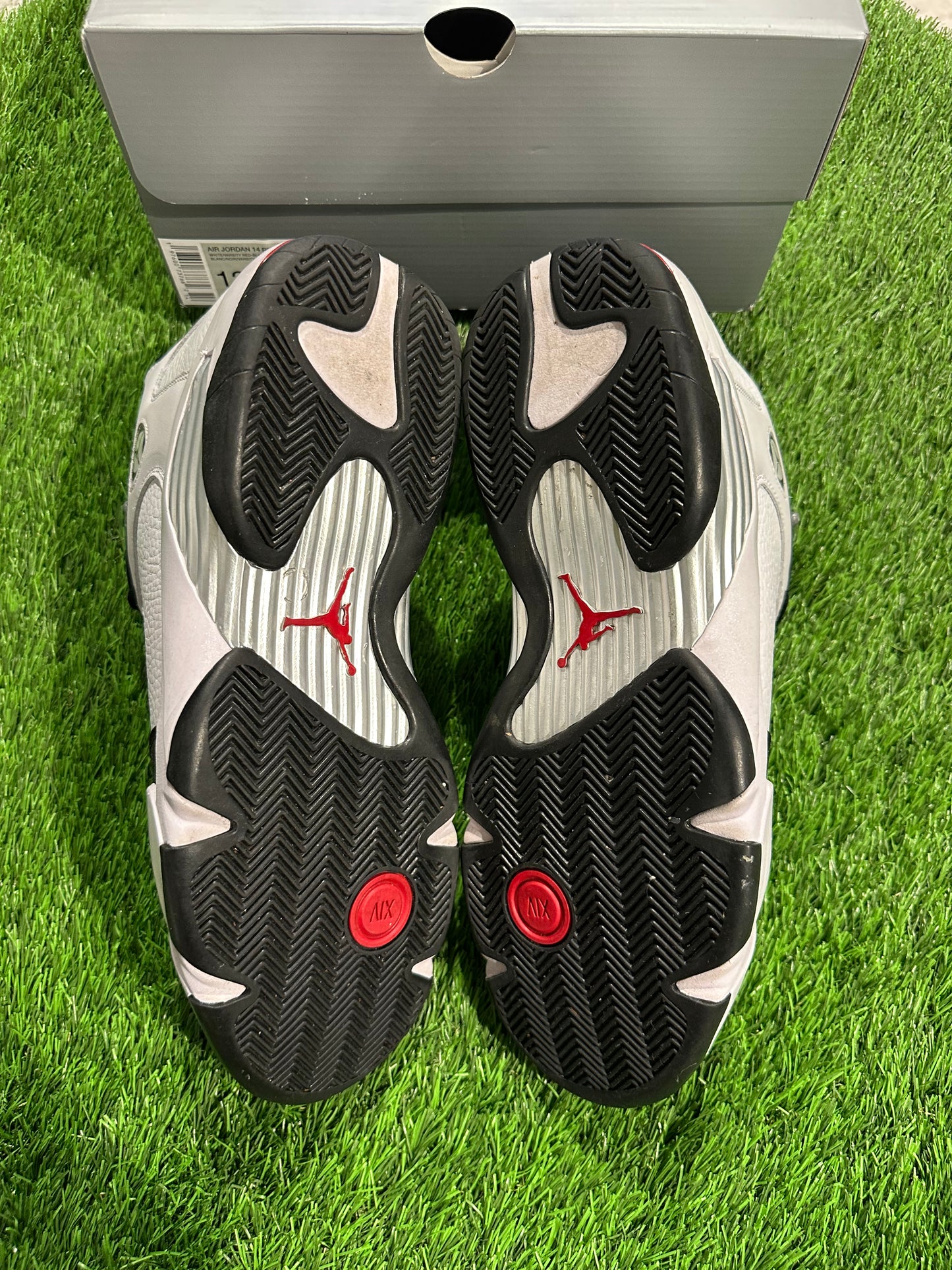 Jordan 14 Retro Black Toe (2024)