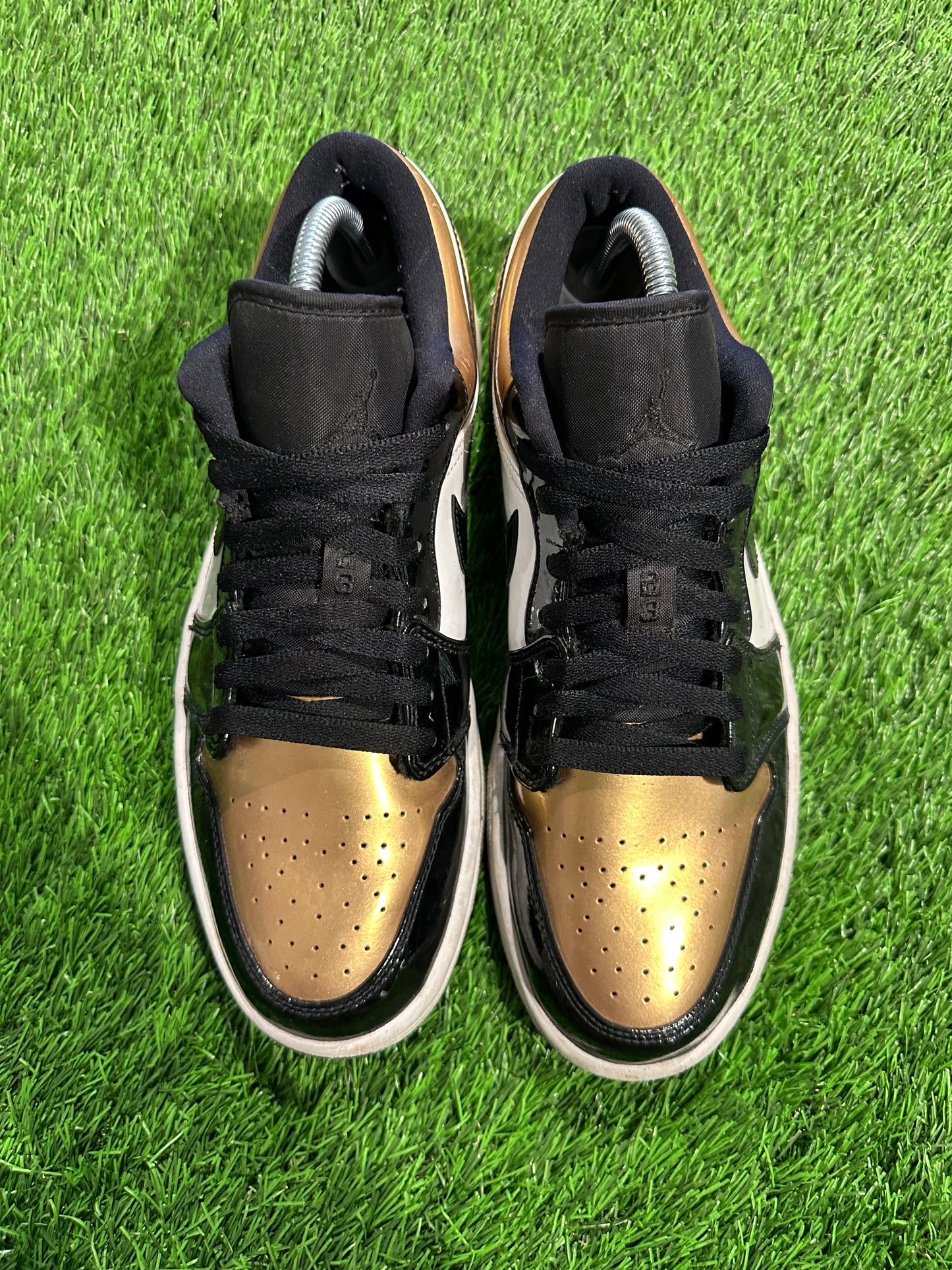 Jordan 1 Low Gold Toe