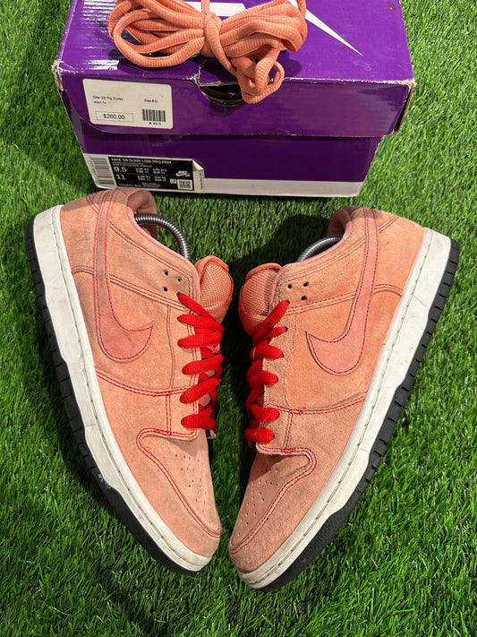 SB Dunk Low Pink Pig SIZE 9.5M/11W