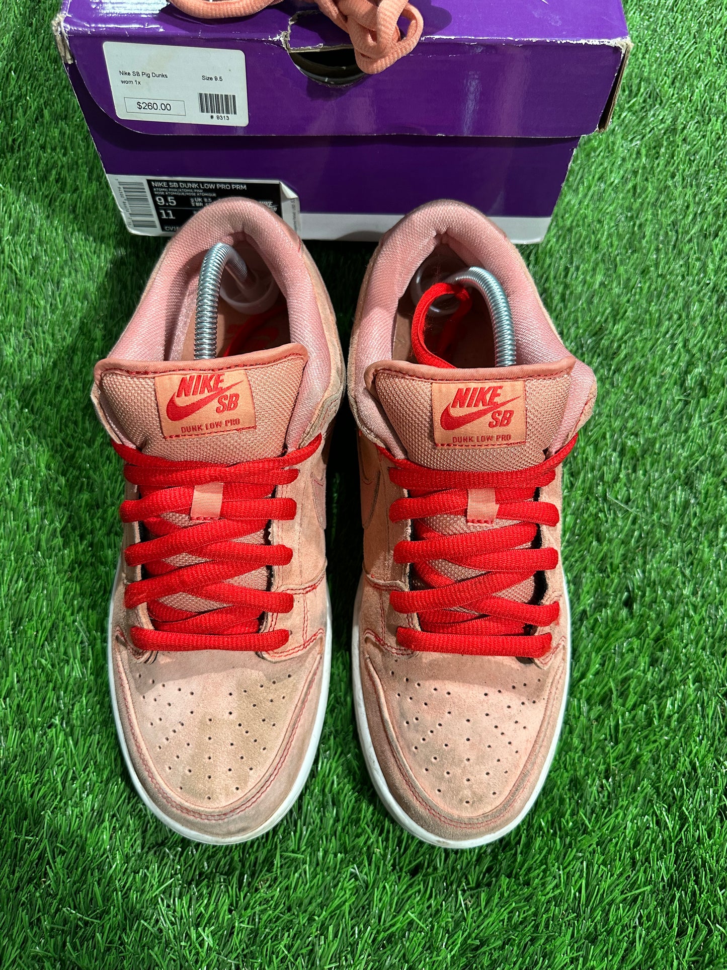SB Dunk Low Pink Pig SIZE 9.5M/11W
