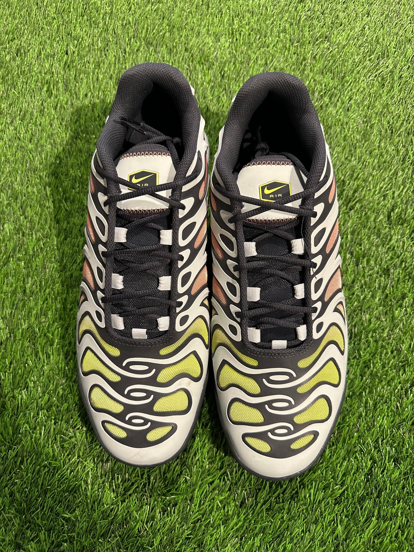 Nike Air Max Plus Drift Light Silver Volt