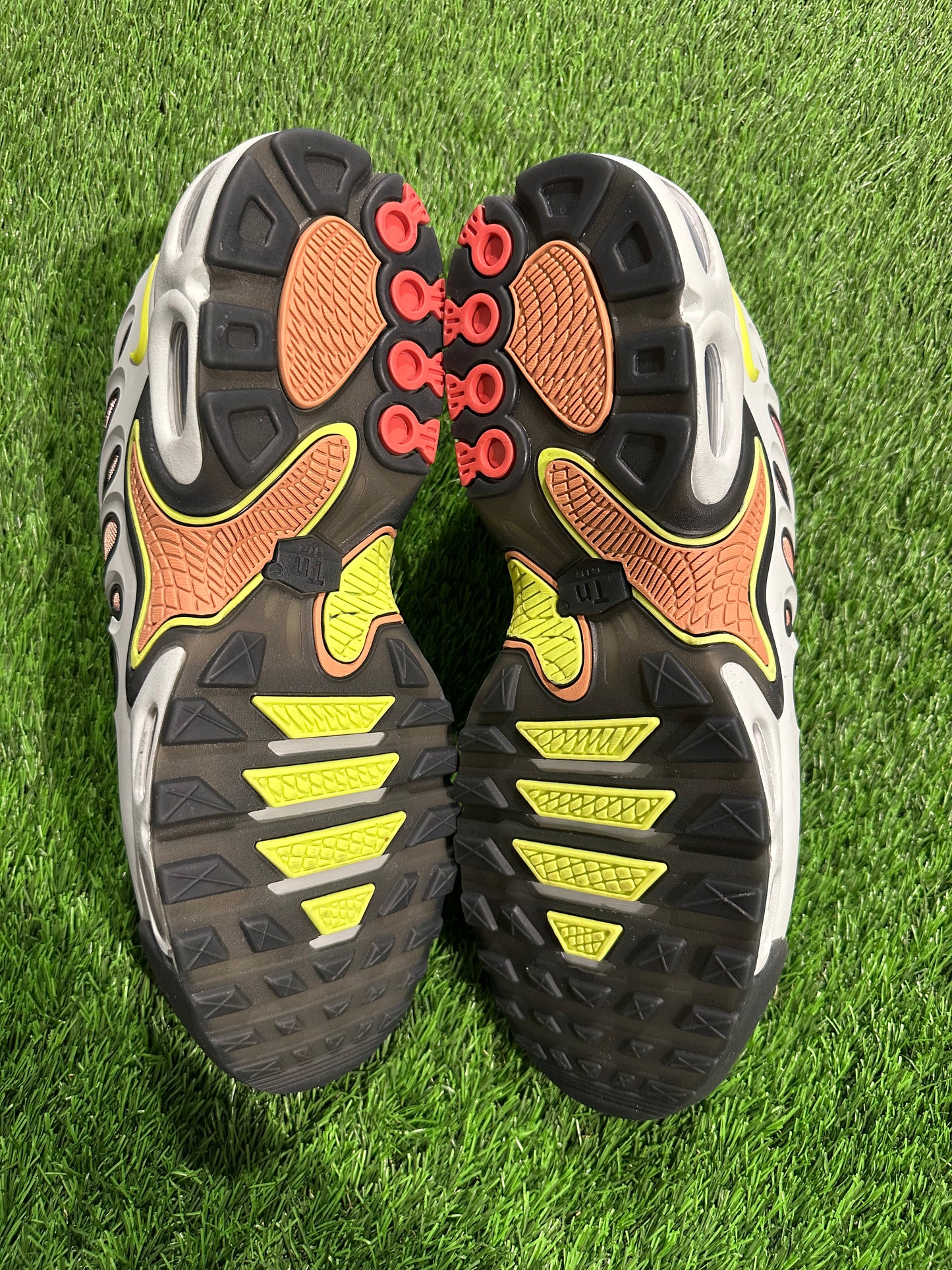 Nike Air Max Plus Drift Light Silver Volt